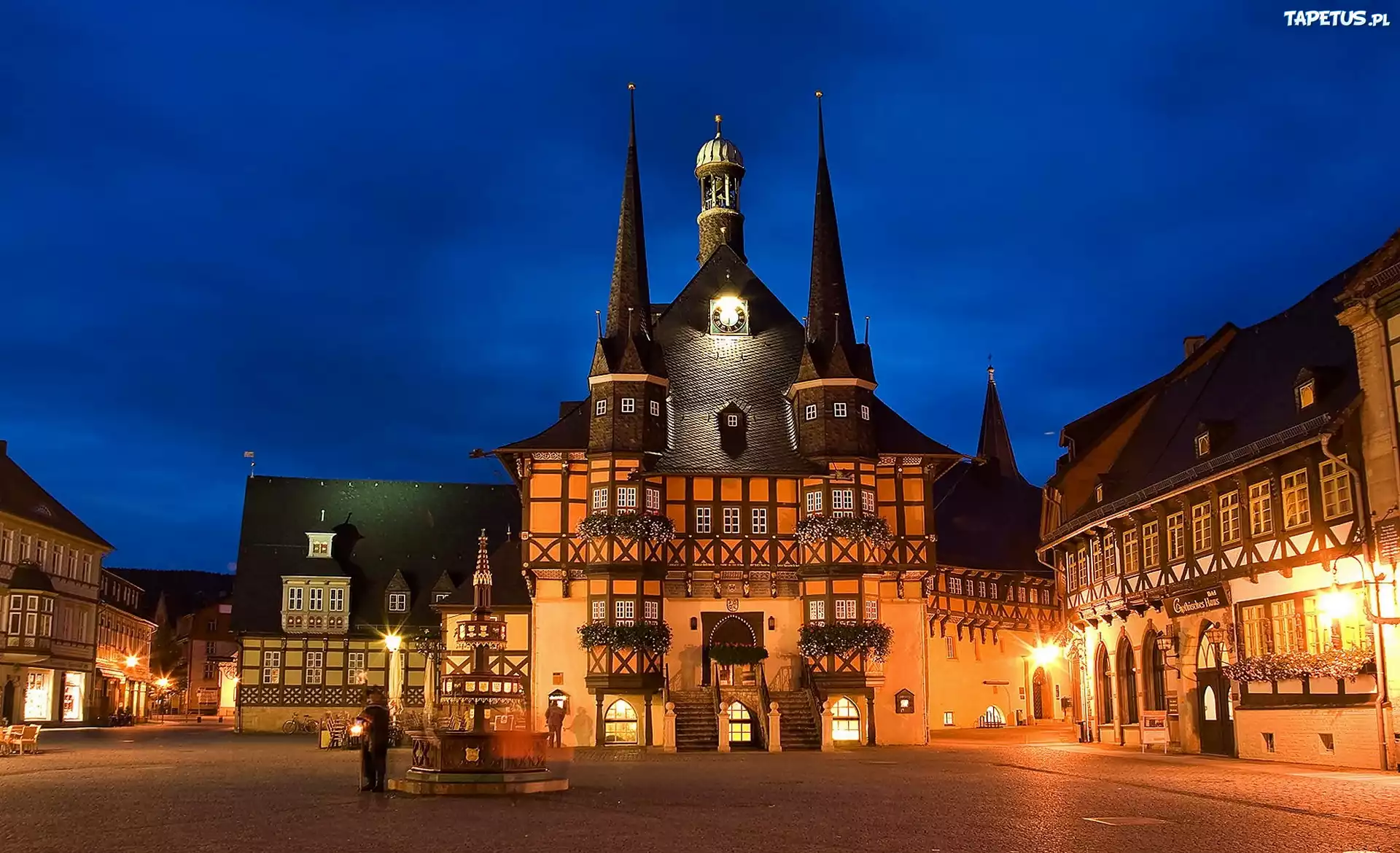 Wernigerode, Nocą, Kamienice, Rynek, Ratusz
