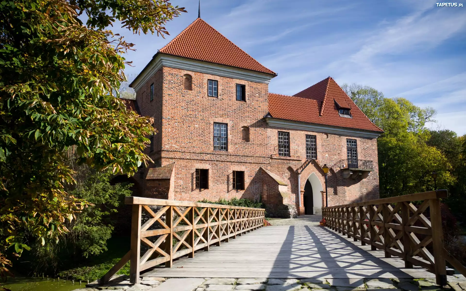 Oporów, Zamek, Poręcze, Mostowe, Drzewa, Mostek