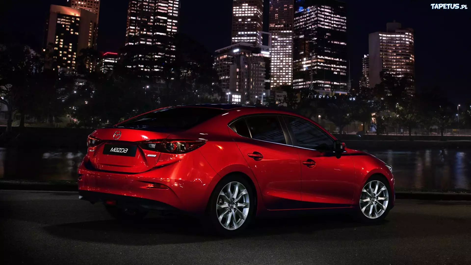 Mazda 3, Miasto, Wieżowce