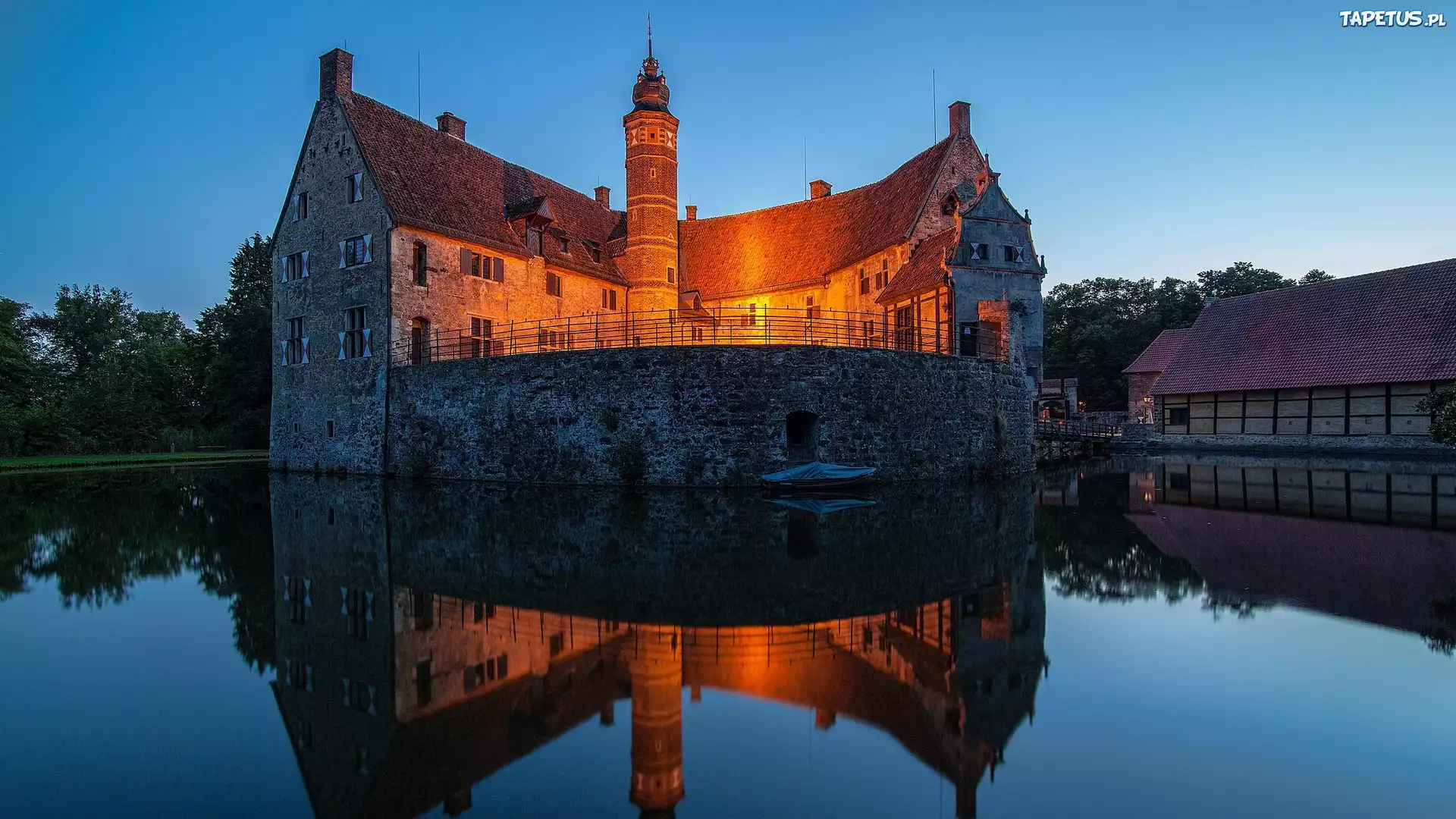 Zamek, Drzewa, Oświetlenie, Jezioro