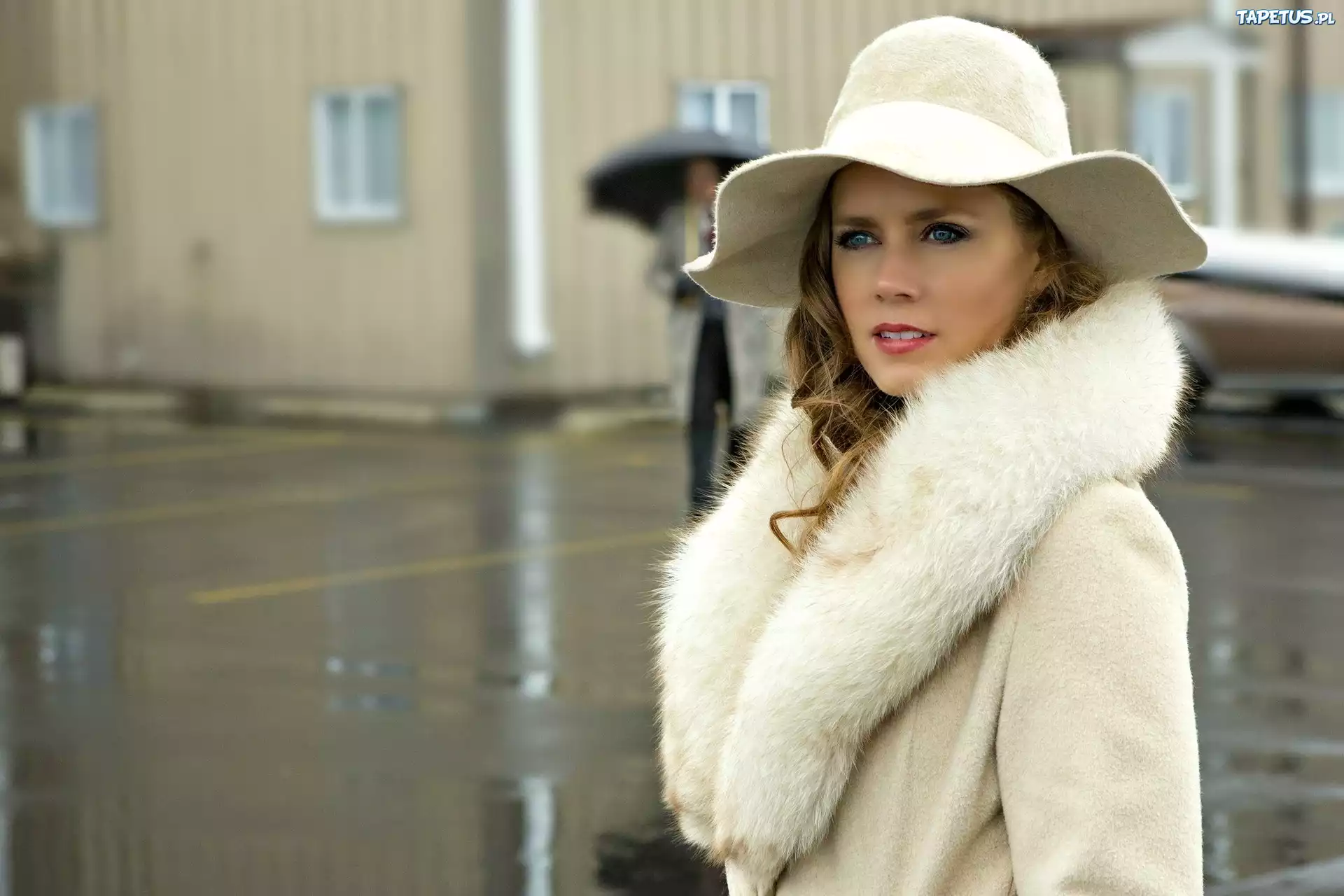Amy Adams, Futerko, Kapelusz