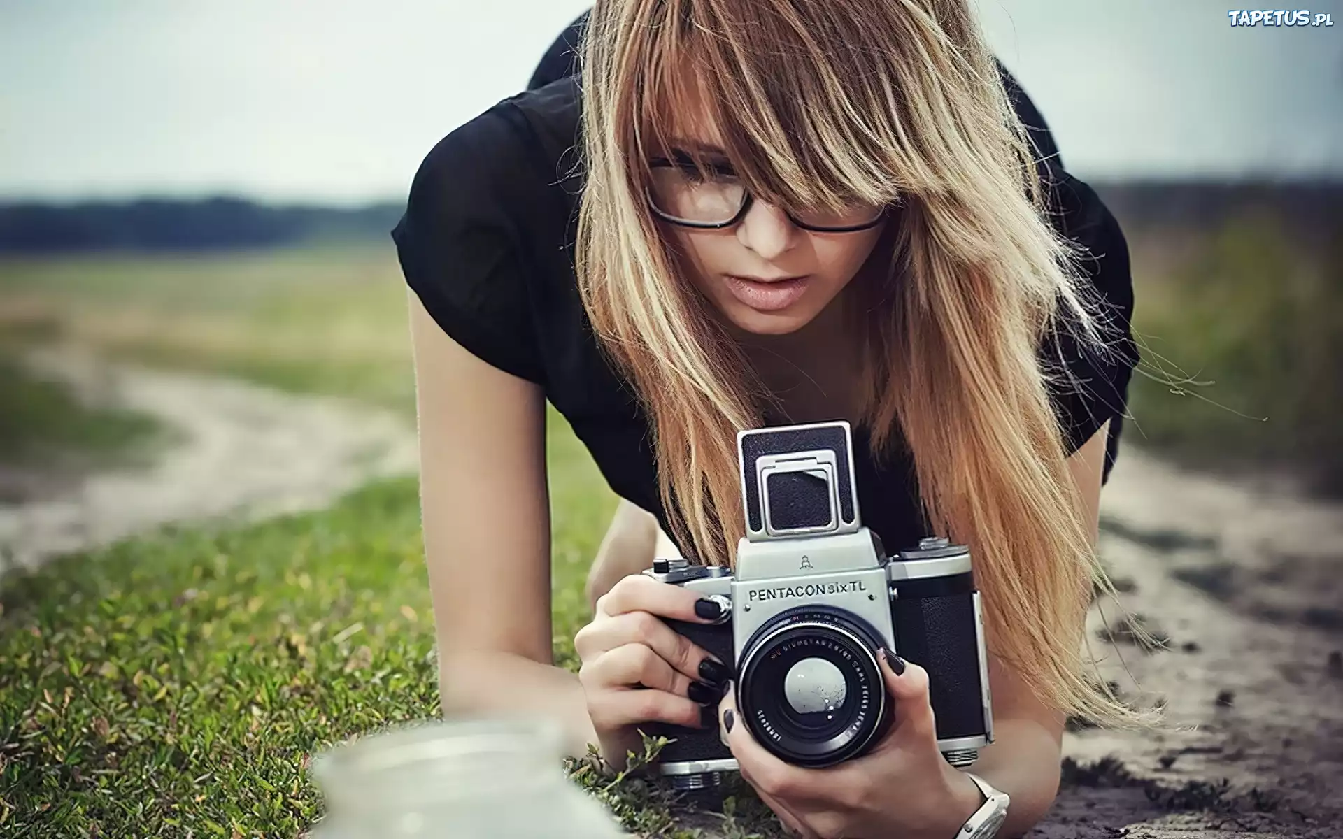 Blondynka, Kobieta, Aparat, Fotograficzny, Okulary, Łąka