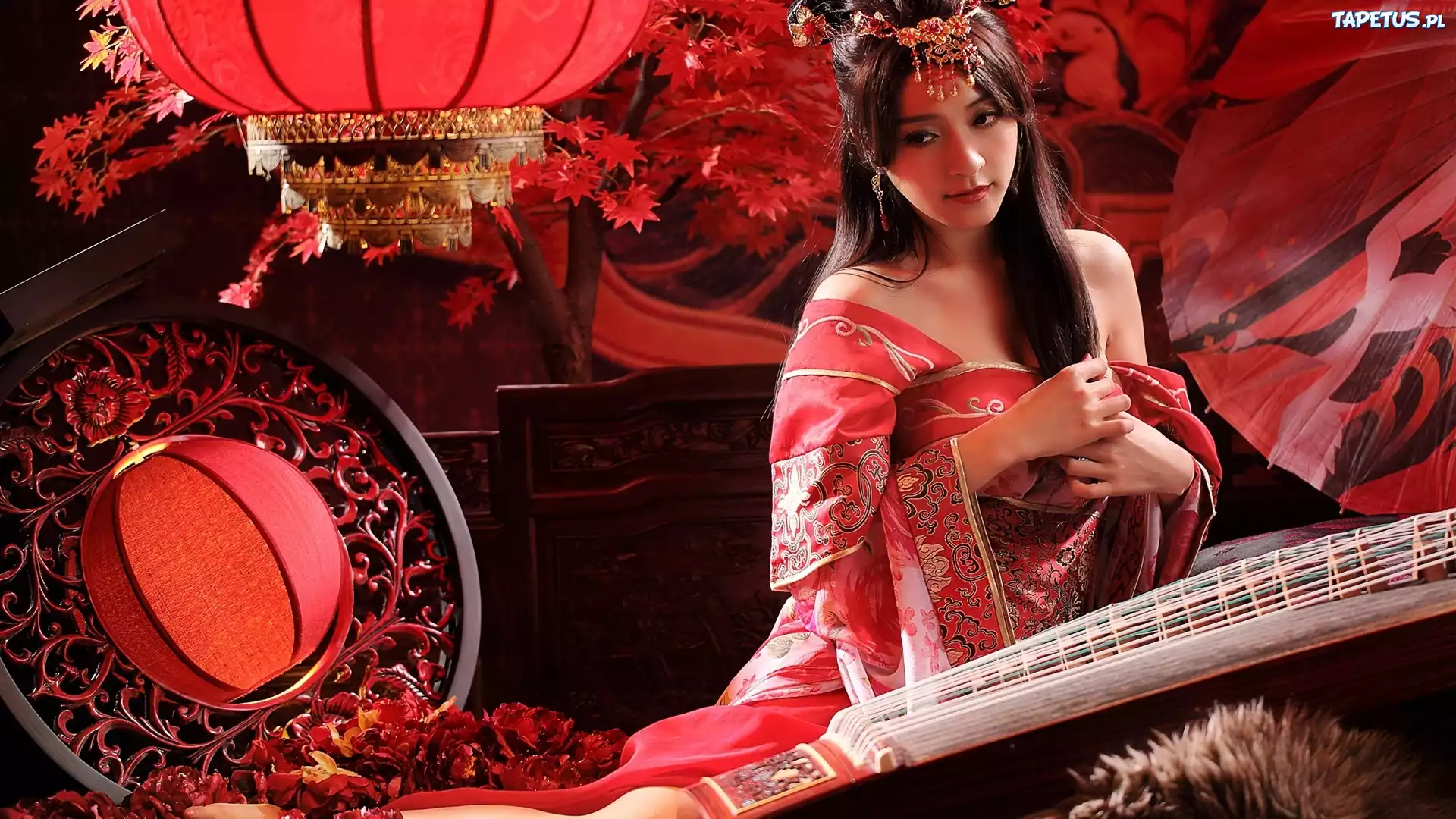 Brunetka, Orientalnie, Instrument