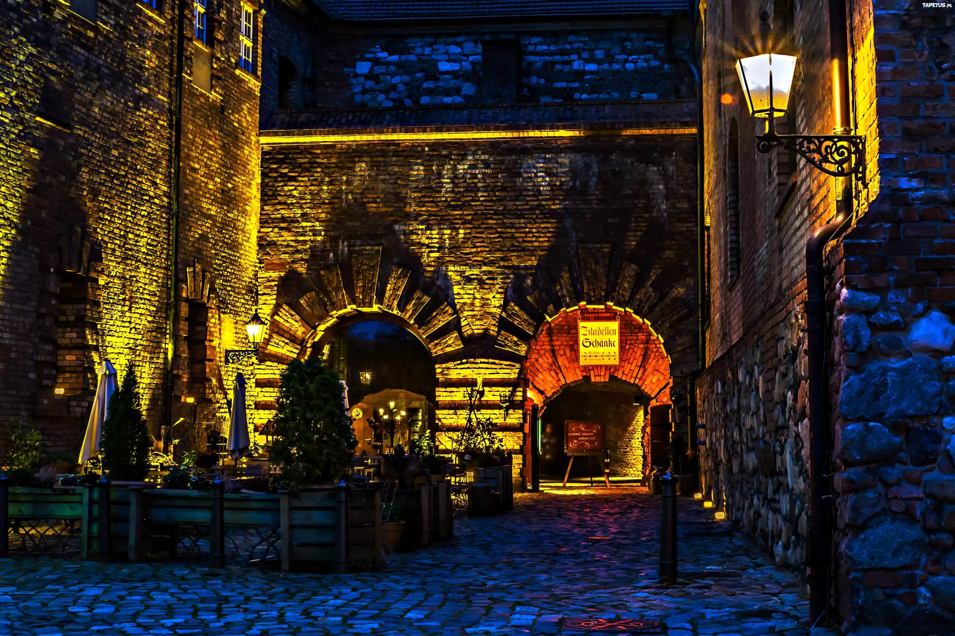 Berlin, Niemcy, Uliczka, Kawiarniany Ogródek, Miasto Nocą