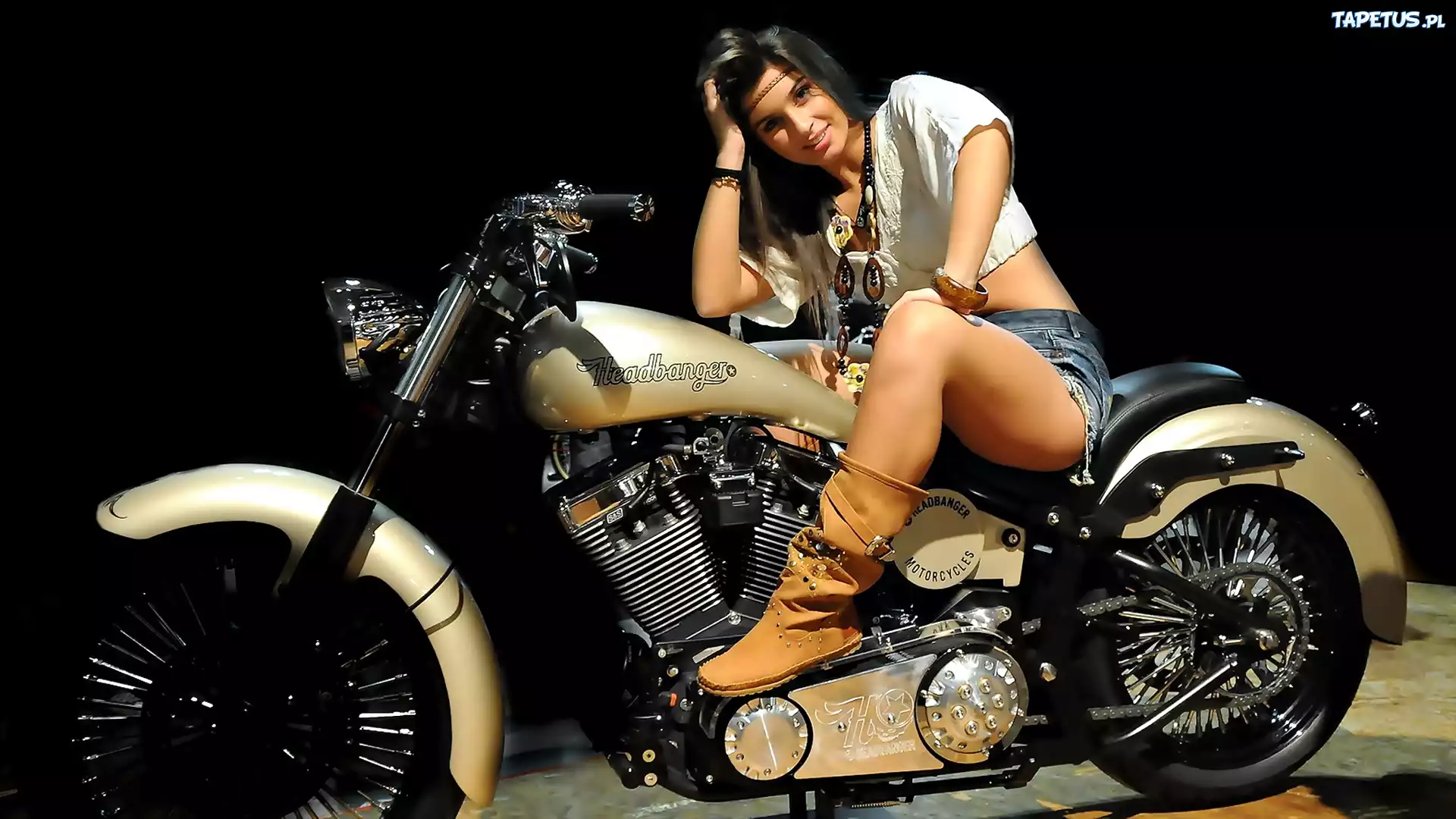Dziewczyna, Modelka, Makijaż, Biżuteria, Motocykl