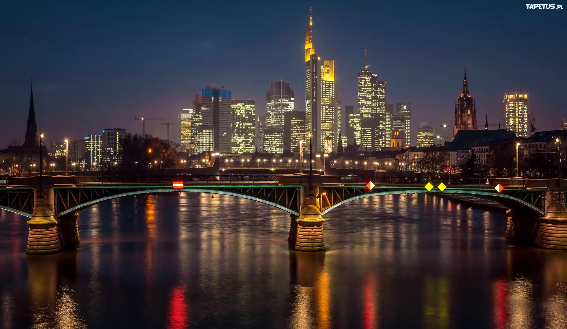 Frankfurt, Niemcy, Most, Budynki