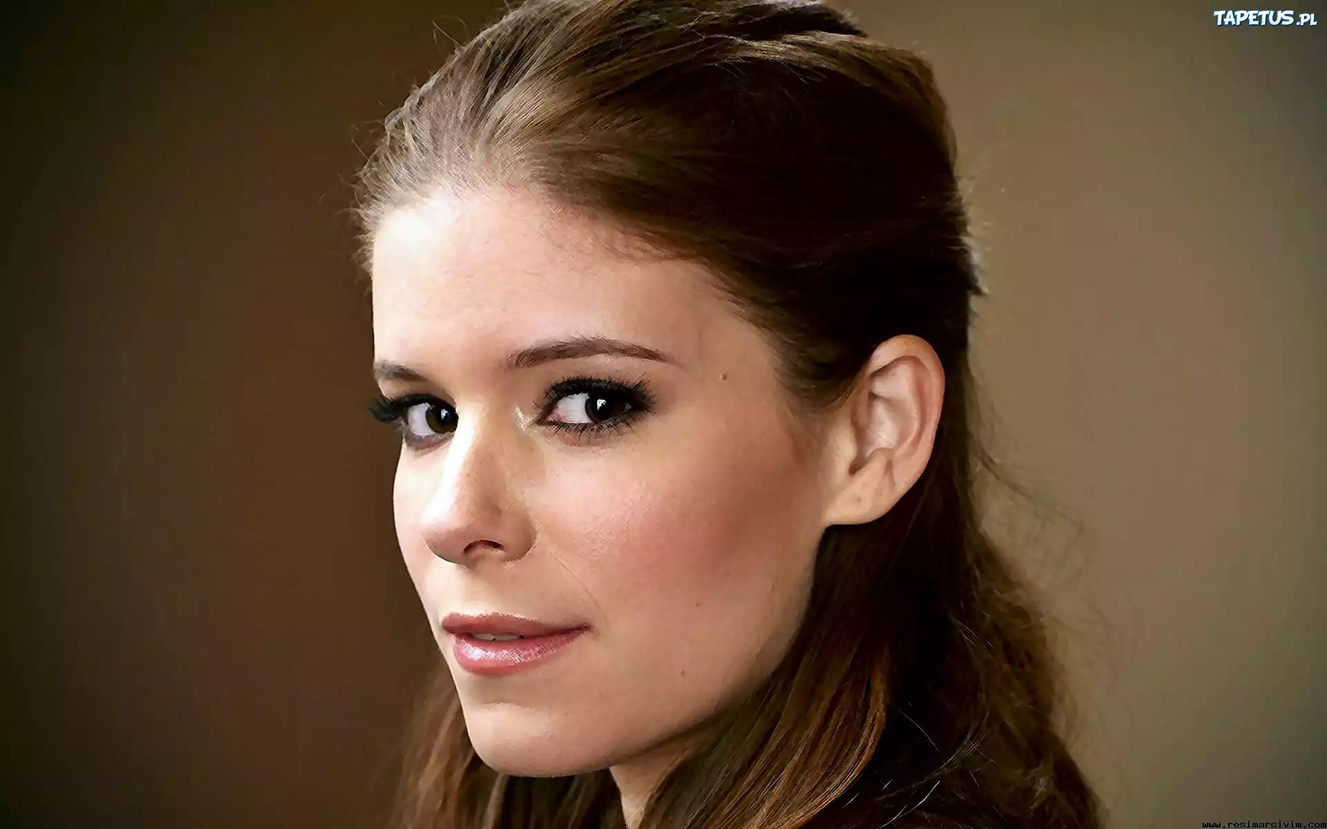 Kate, Mara, Aktorka, Zbliżenie