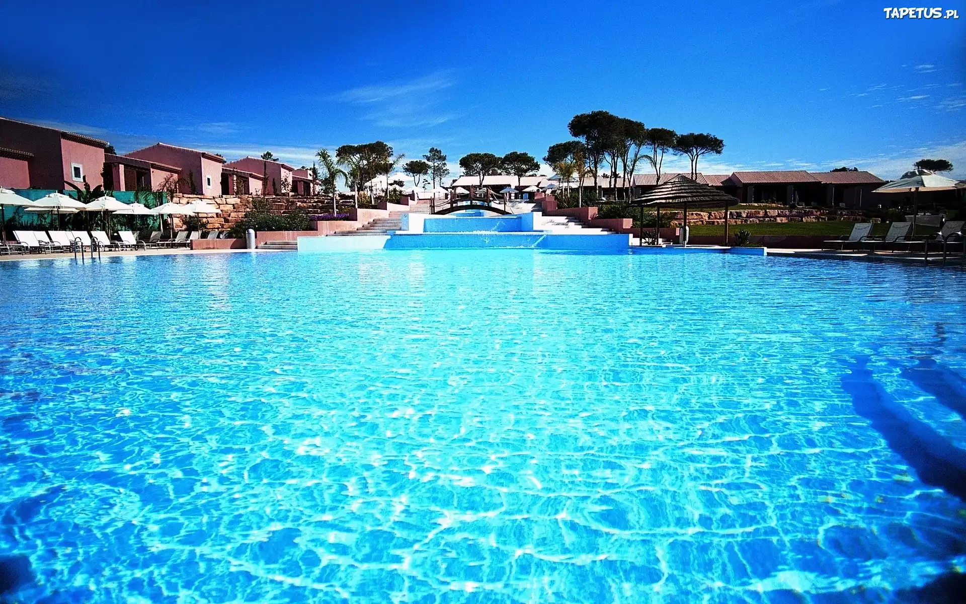 Hotel, Basen