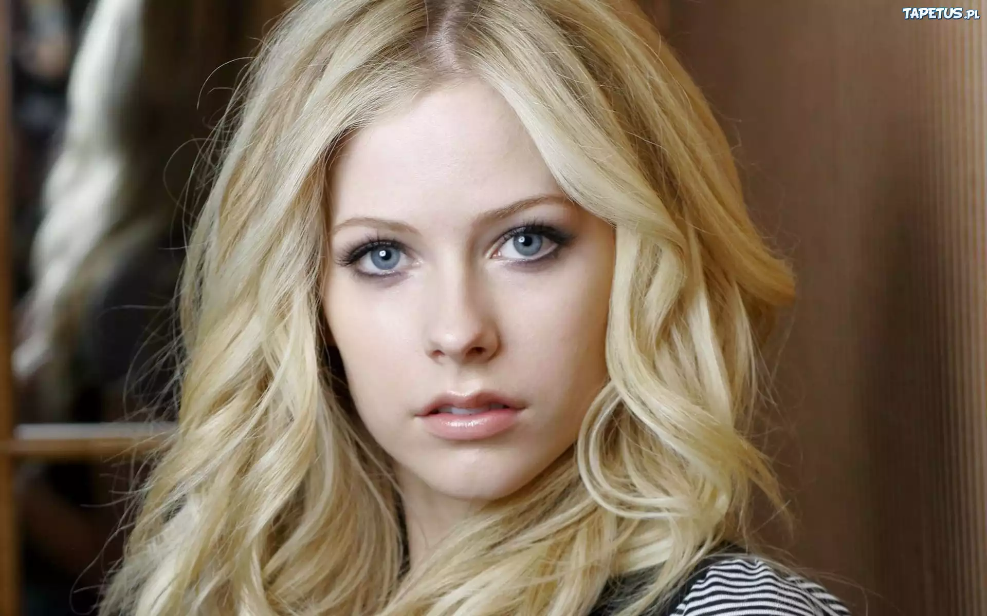 Avril Lavigne, Blondynka, Lustro, Odbicie