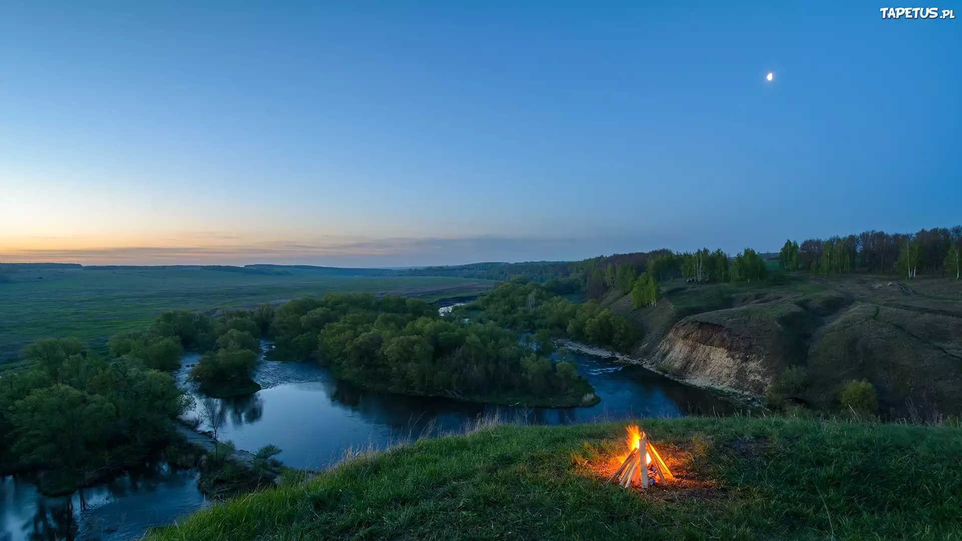 Wzgórza, Lasy, Rzeka, Łąki, Ognisko