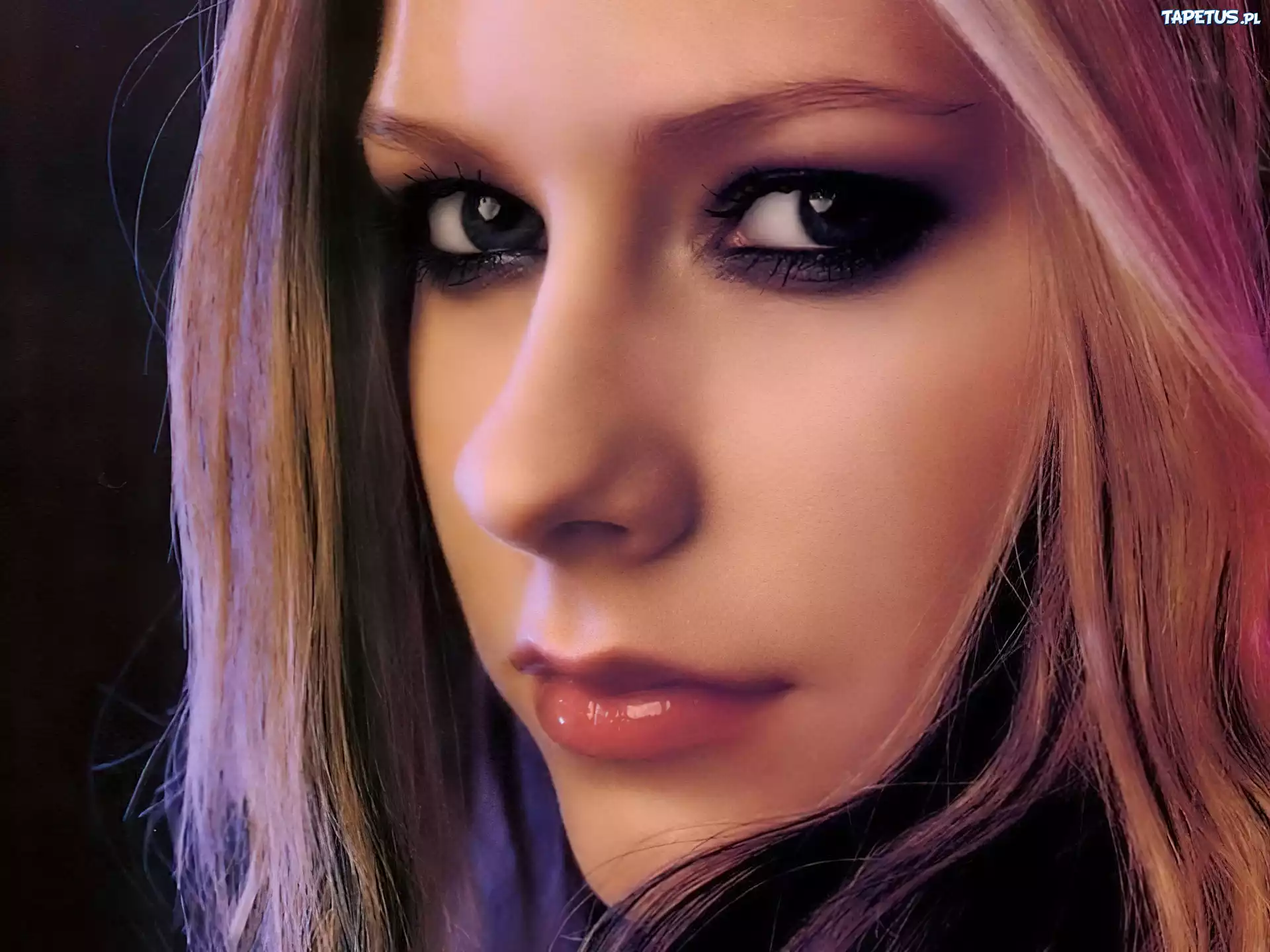 Avril Lavigne, Bizia