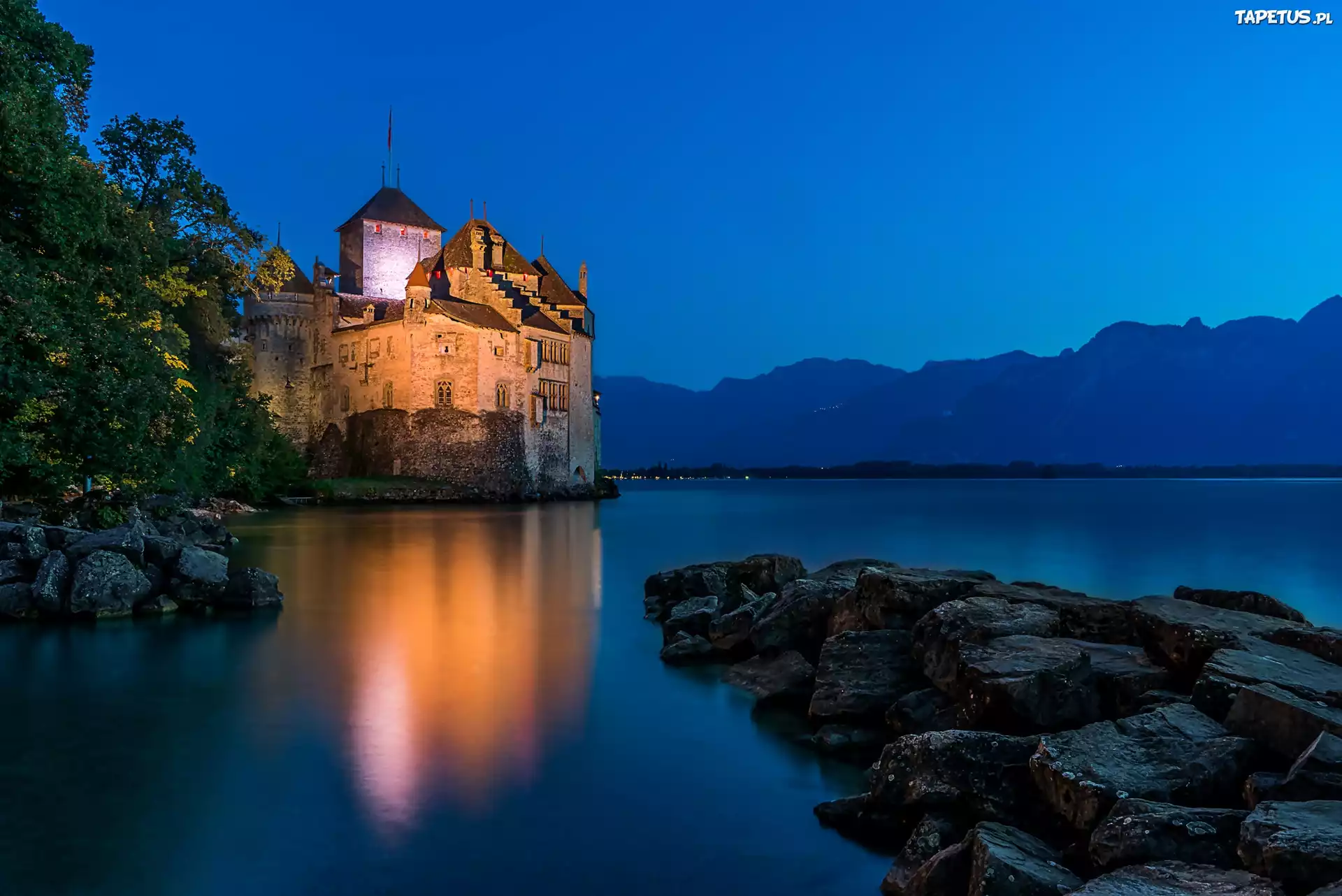 Zamek Chillon, Szwajcaria, Jezioro Genewskie, Kamienie, Noc