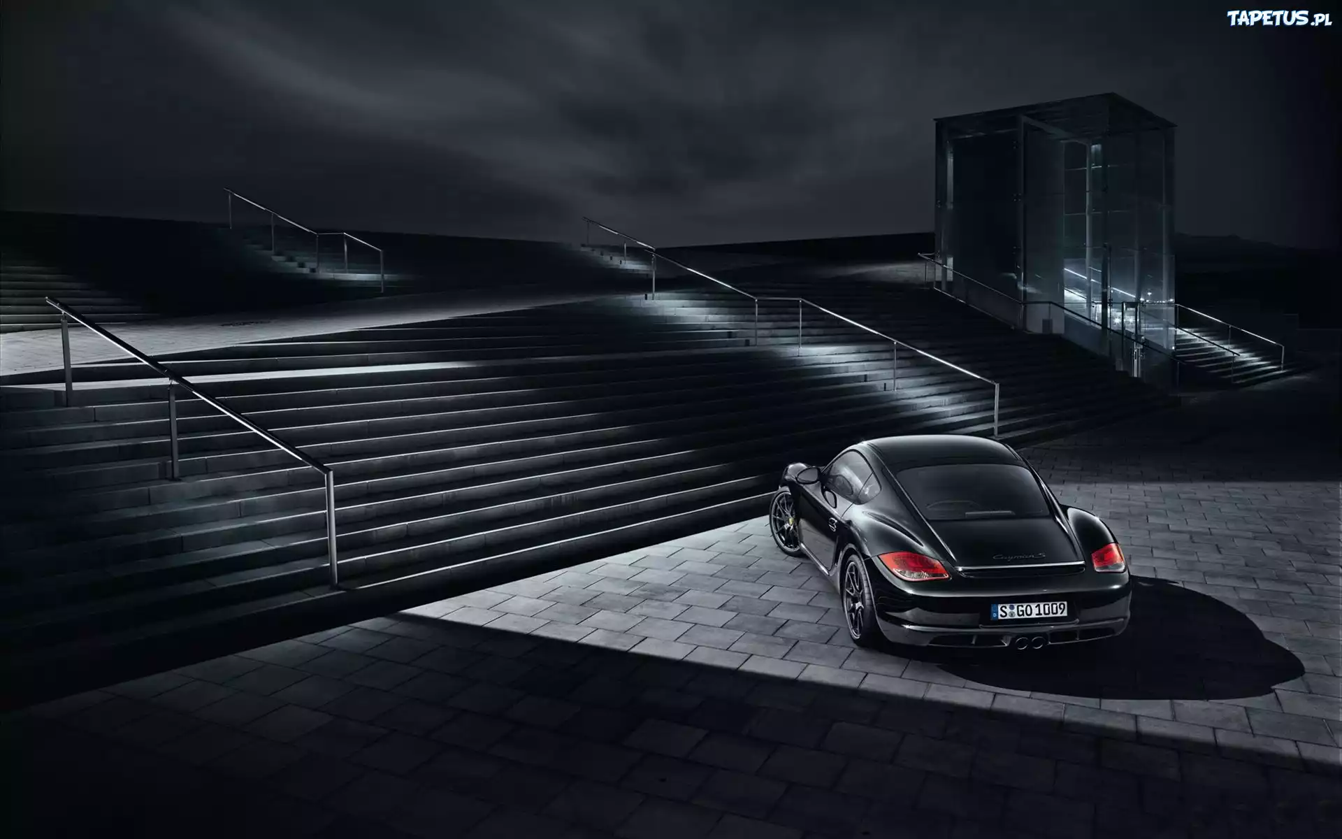 Czarny, Porsche Cayman S, Schody