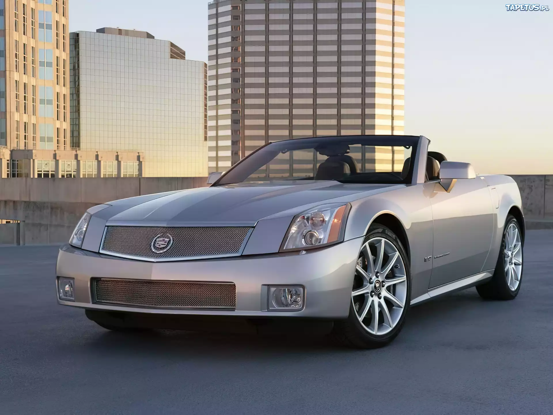 Srebrny, Cadillac XLR
