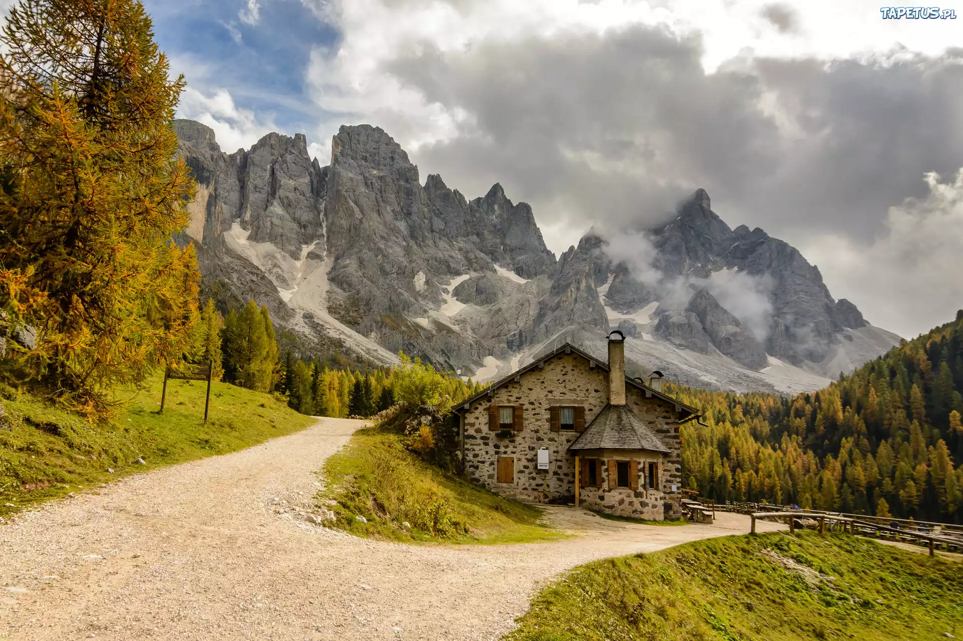 Włochy, Dolina Val Venegia, Dom, Restauracja Malga Venegiota di Tonadico, Góry Dolomity, Droga