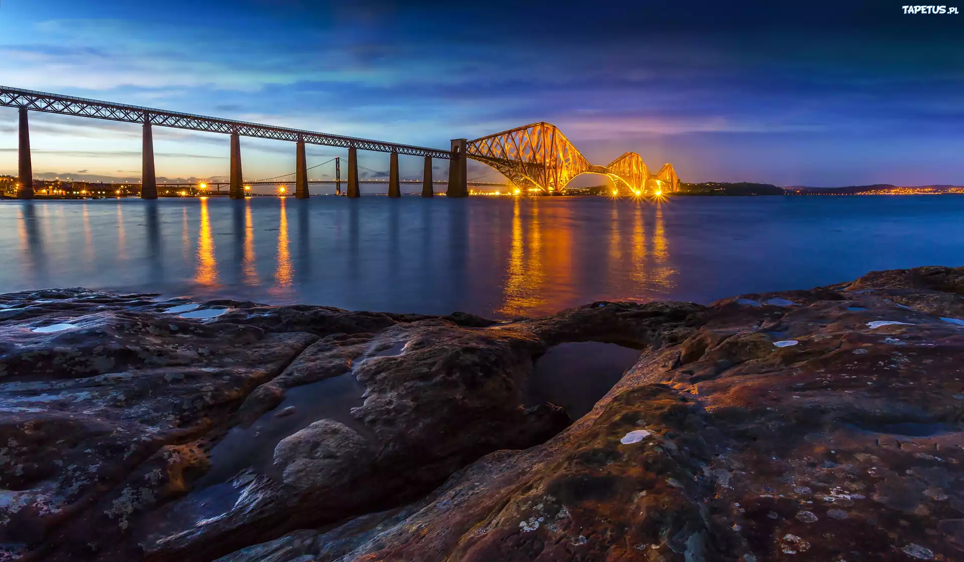 Szkocja, Most Forth Bridge, Zatoka Firth of Forth, Kamienie, Wieczór