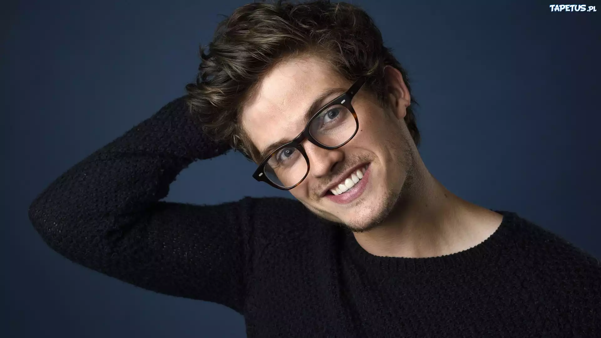 Mężczyzna, Daniel Sharman, Aktor, Uśmiech, Okulary