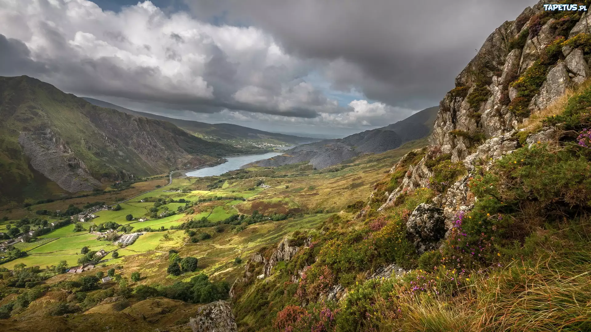 Walia, Dolina Nantlle Valley, Park Narodowy Snowdonia, Wzgórza, Jezioro, Chmury