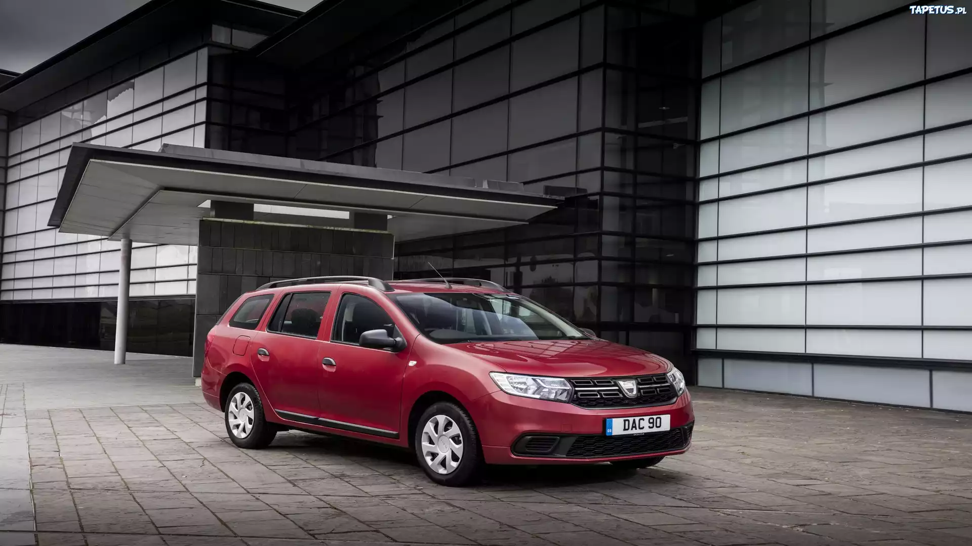 Czerwona, Dacia Logan MCV, 2017