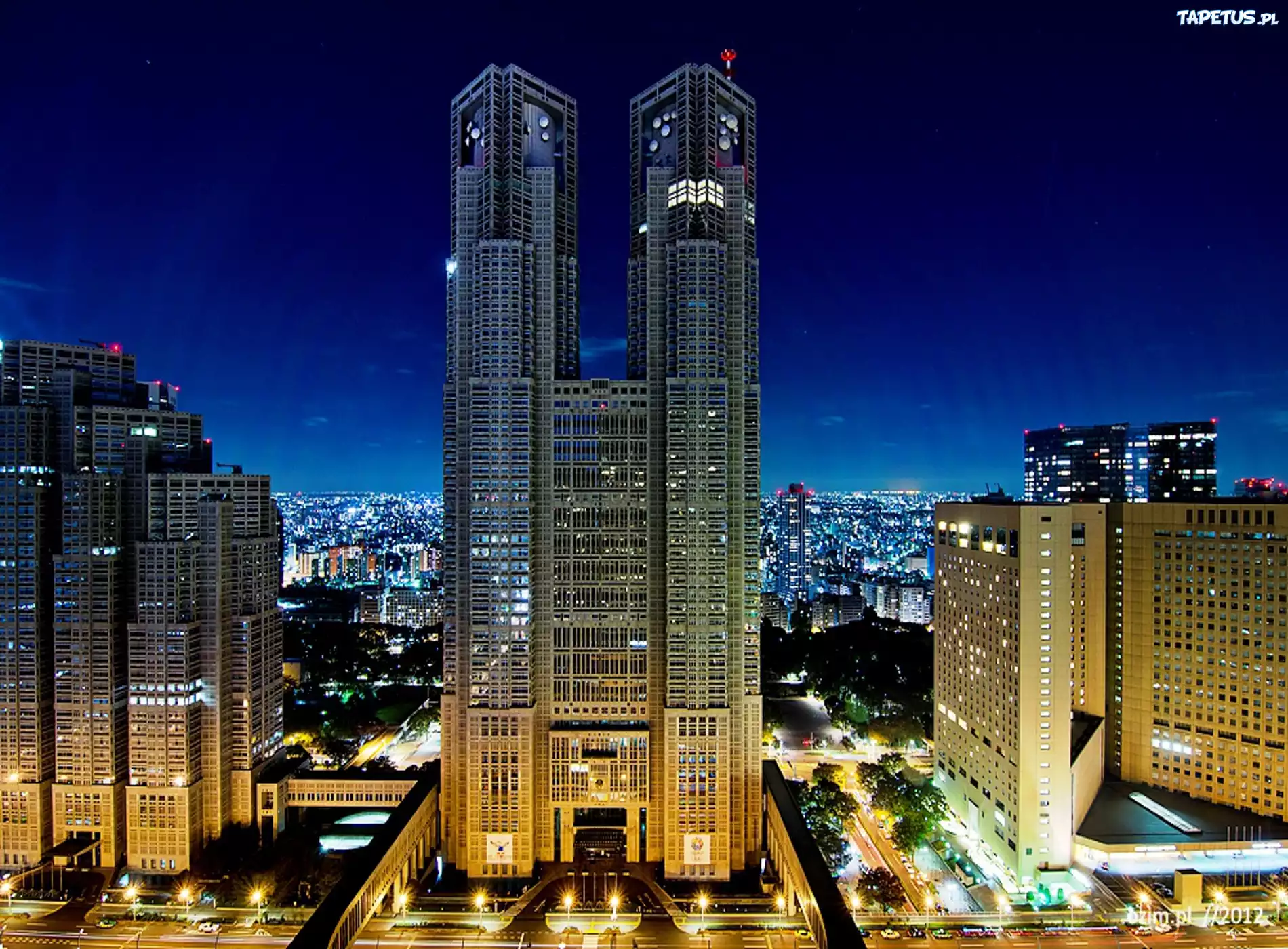 Tokio, Drapacze chmur, Miasto nocą