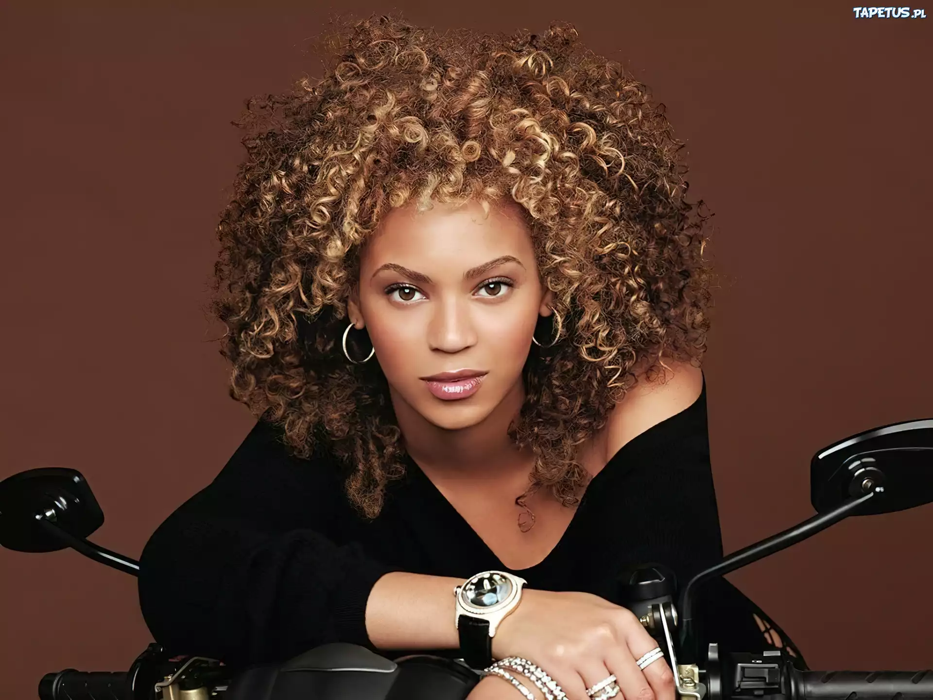 Beyonce Knowles, Lusterka, Motor