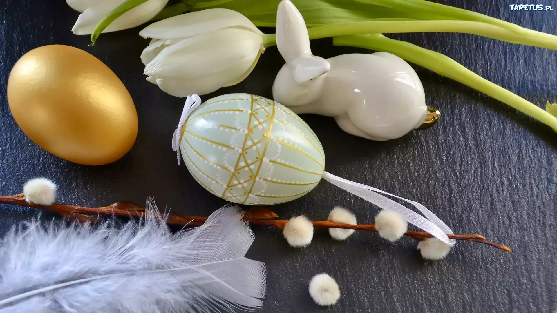 Wielkanoc, Pisanki, Figurka, Zajączek, Tulipany, Bazie, Piórko