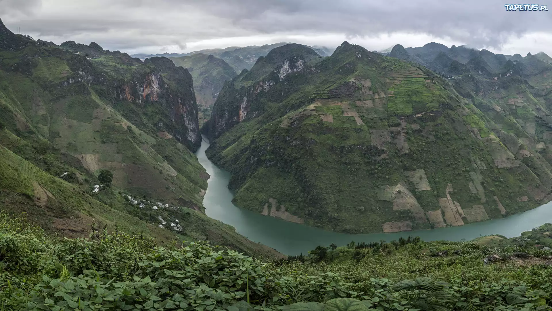 Wietnam, Prowincja Ha Giang, G?ry, Rzeka, Nho Que River, Krzewy, Ro?linno??, Chmury