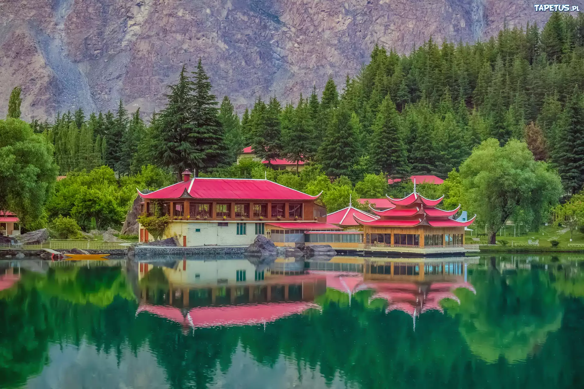 Shangrila Resort Hotel, Jezioro, Lower Kachura Lake, Drzewa, Skardu, Pakistan