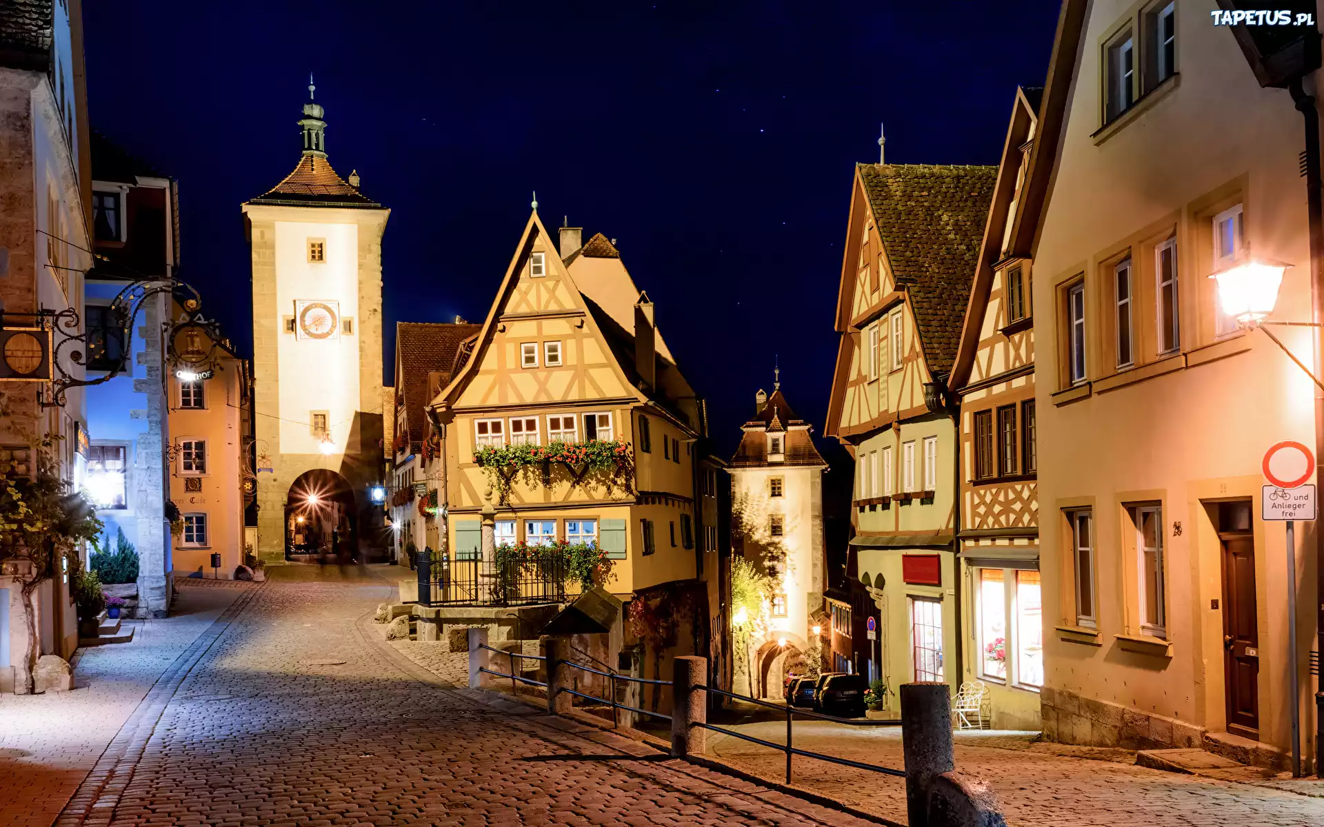 Niemcy, Bawaria, Rothenburg ob der Tauber, Domy, Noc, Ulica, Latarnie