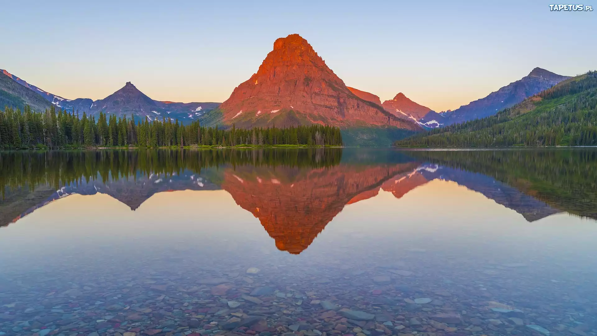 Jezioro, Two Medicine Lake, Park Narodowy Glacier, Góry, Sinopah Mountain, Drzewa, Kamienie, Odbicie, Stan Montana, Stany Zjednoczone