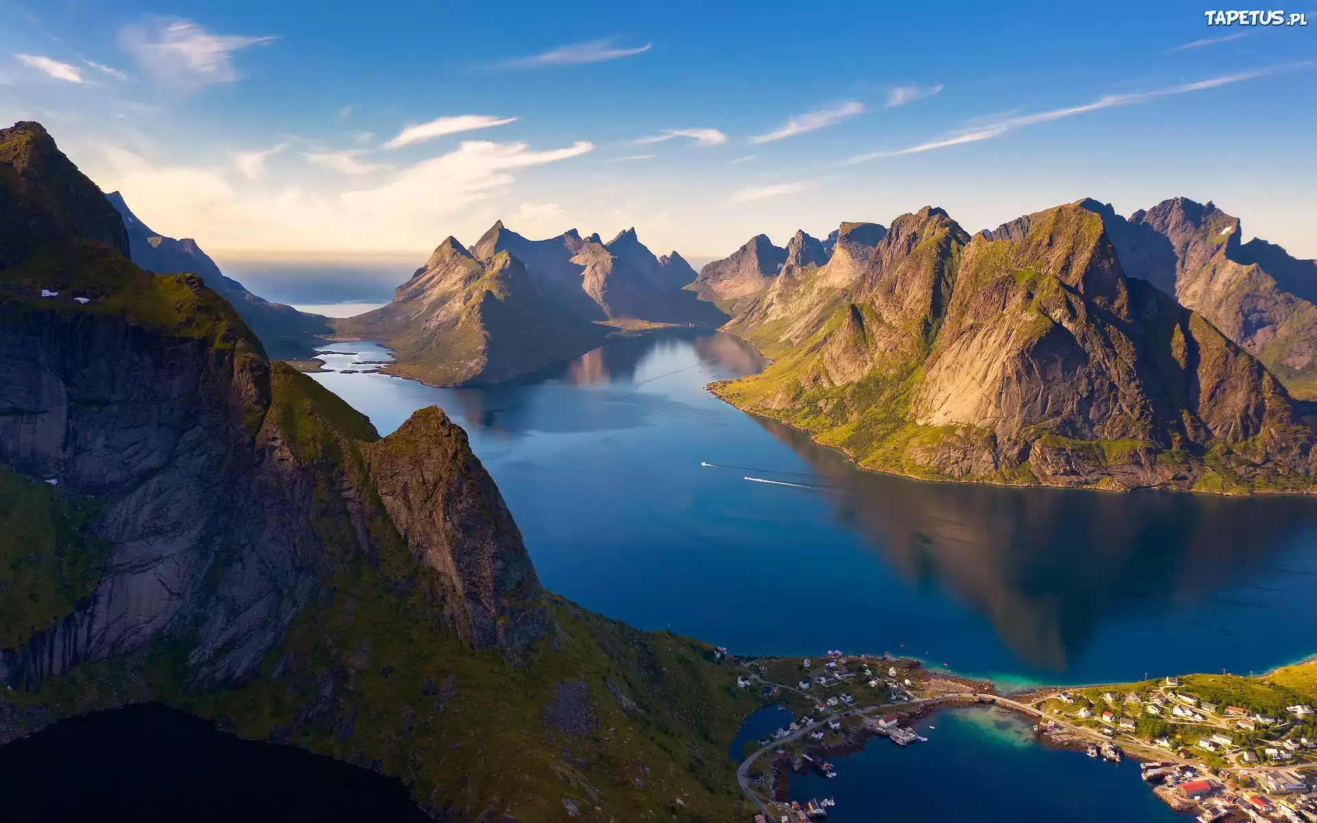 Norwegia, Morze, Lofoty, Fiordy, Góry, Wioska, Reine