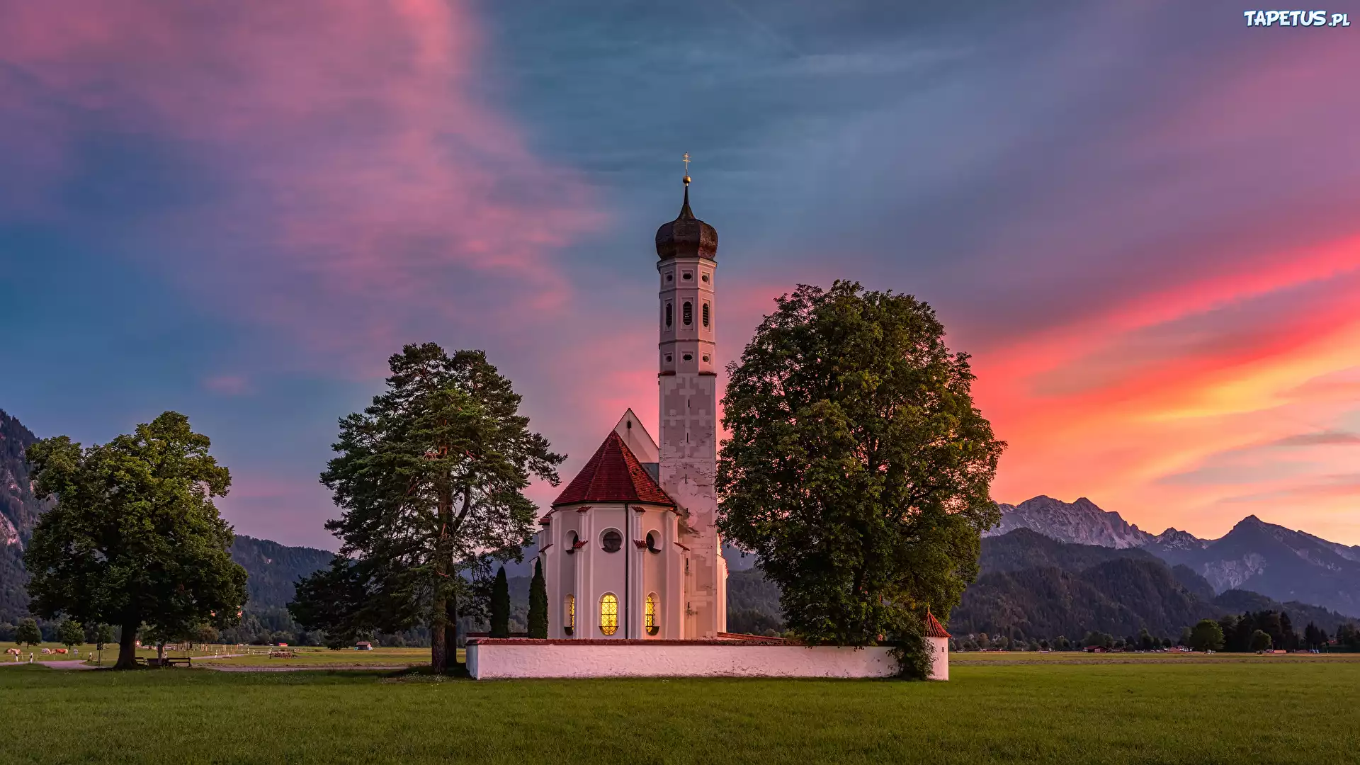 Niemcy, Bawaria, Schwangau, Góra, Kościół, Kościół Eglise Saint Coloman, Drzewa, Niebo, Zachód słońca