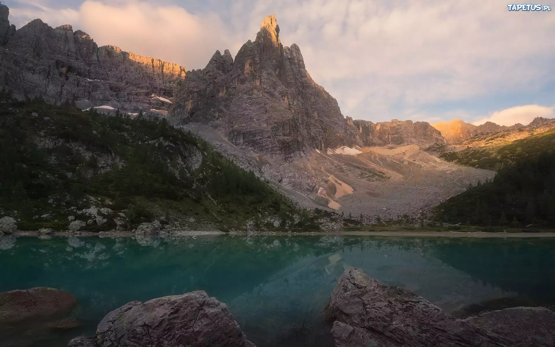 Góry, Dolomity, Masyw Sorapiss, Jezioro Sorapis, Chmury, Kamienie, Włochy
