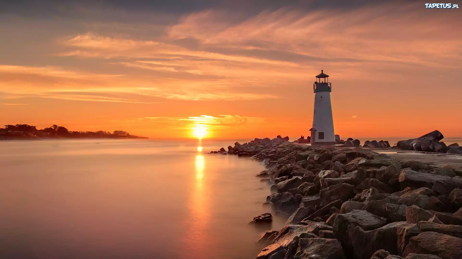 Morze, Latarnia morska, Walton Lighthouse, Kamienie, Brzeg, Chmury, Wschód słońca, Santa Cruz, Stan Kalifornia, Stany Zjednoczone