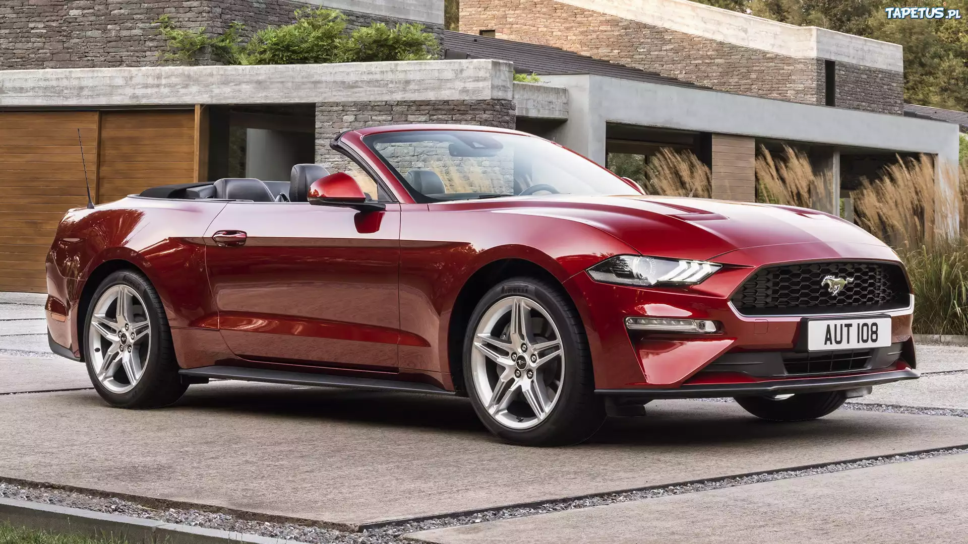 Wiśniowy, Ford Mustang, Kabriolet