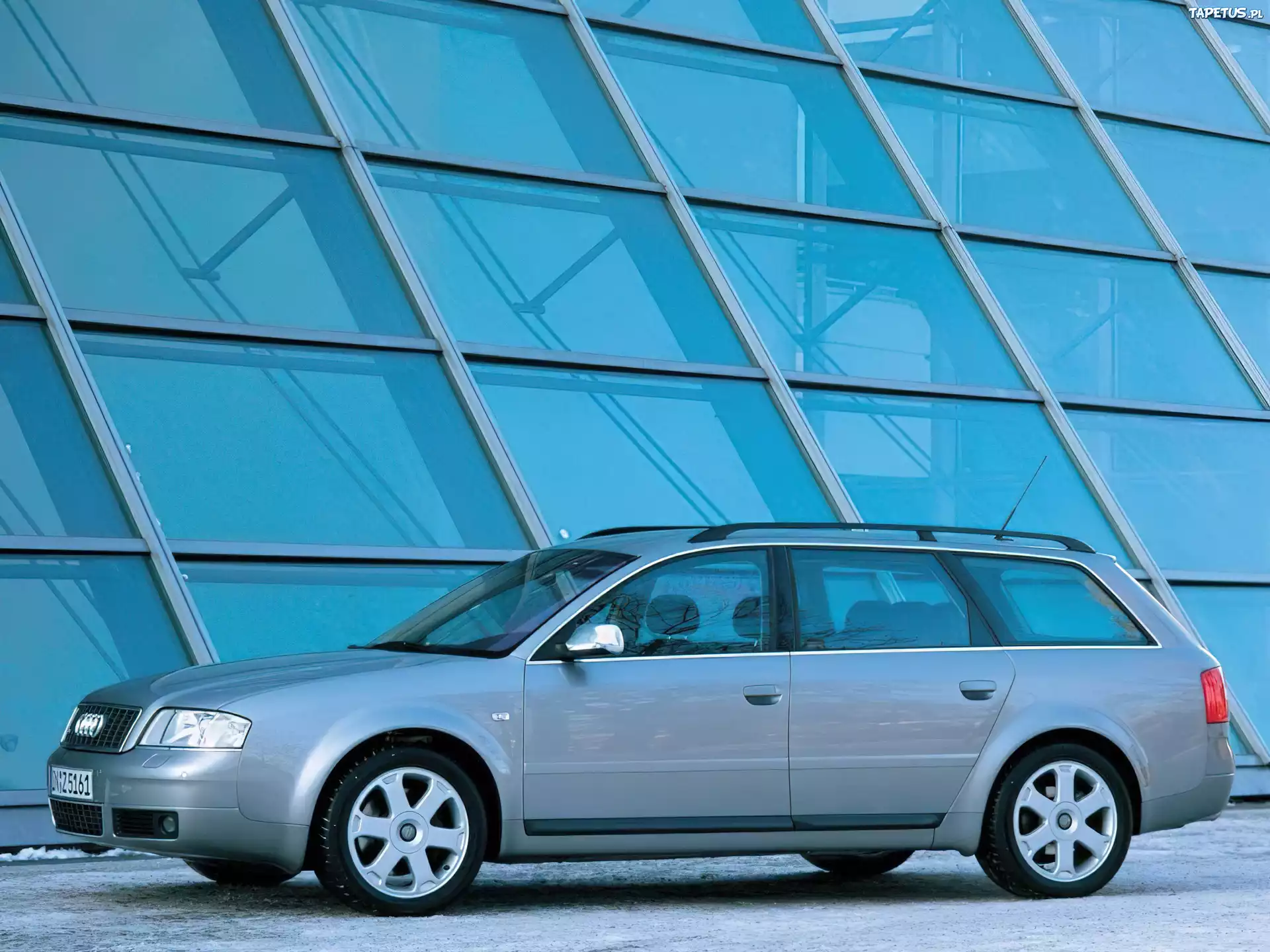 S6, Avant
