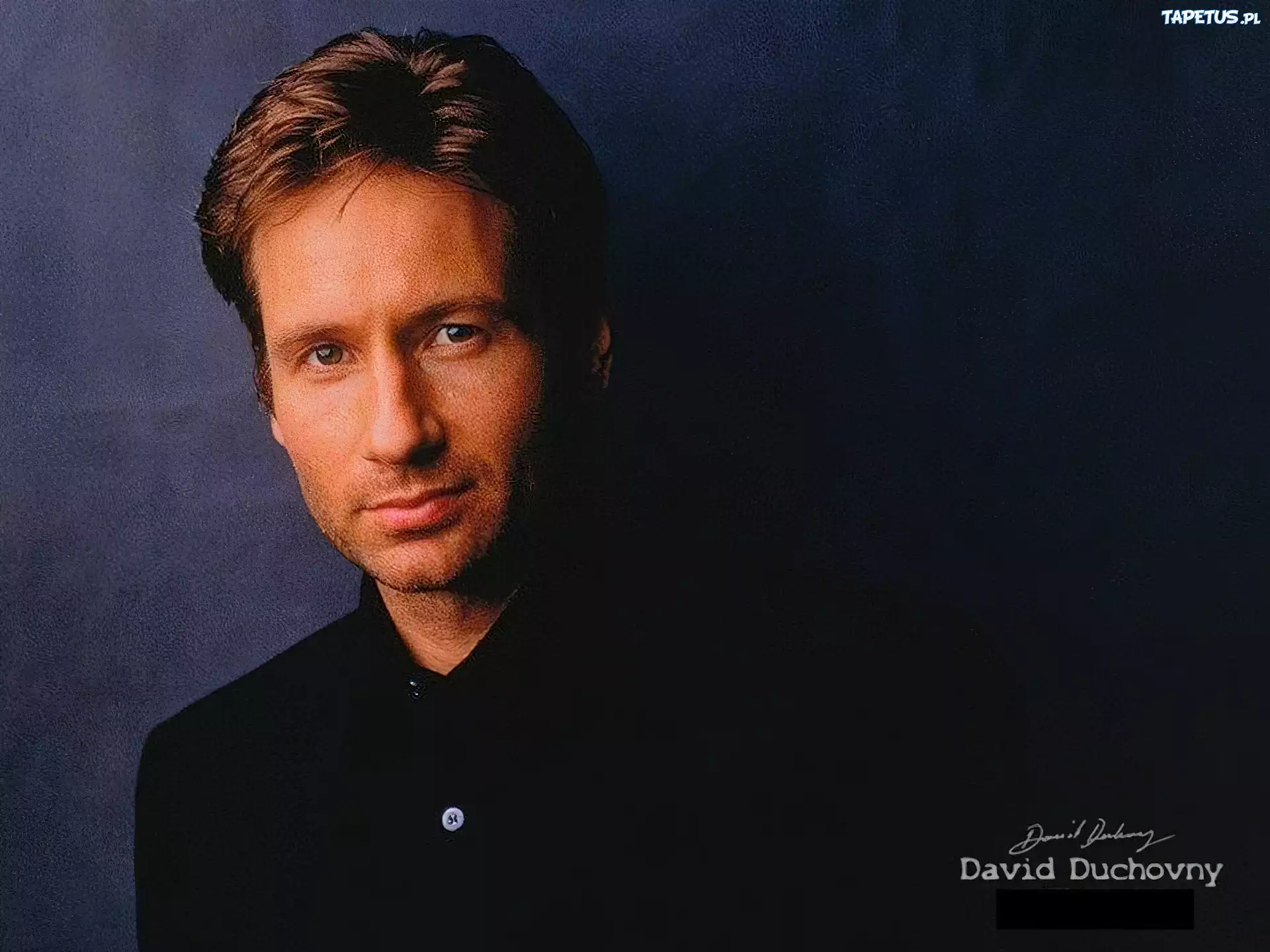 David Duchovny,ciemny strój