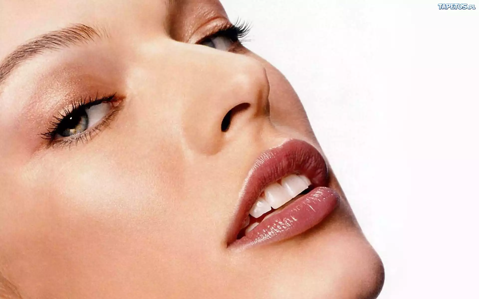 Milla Jovovich, Twarz