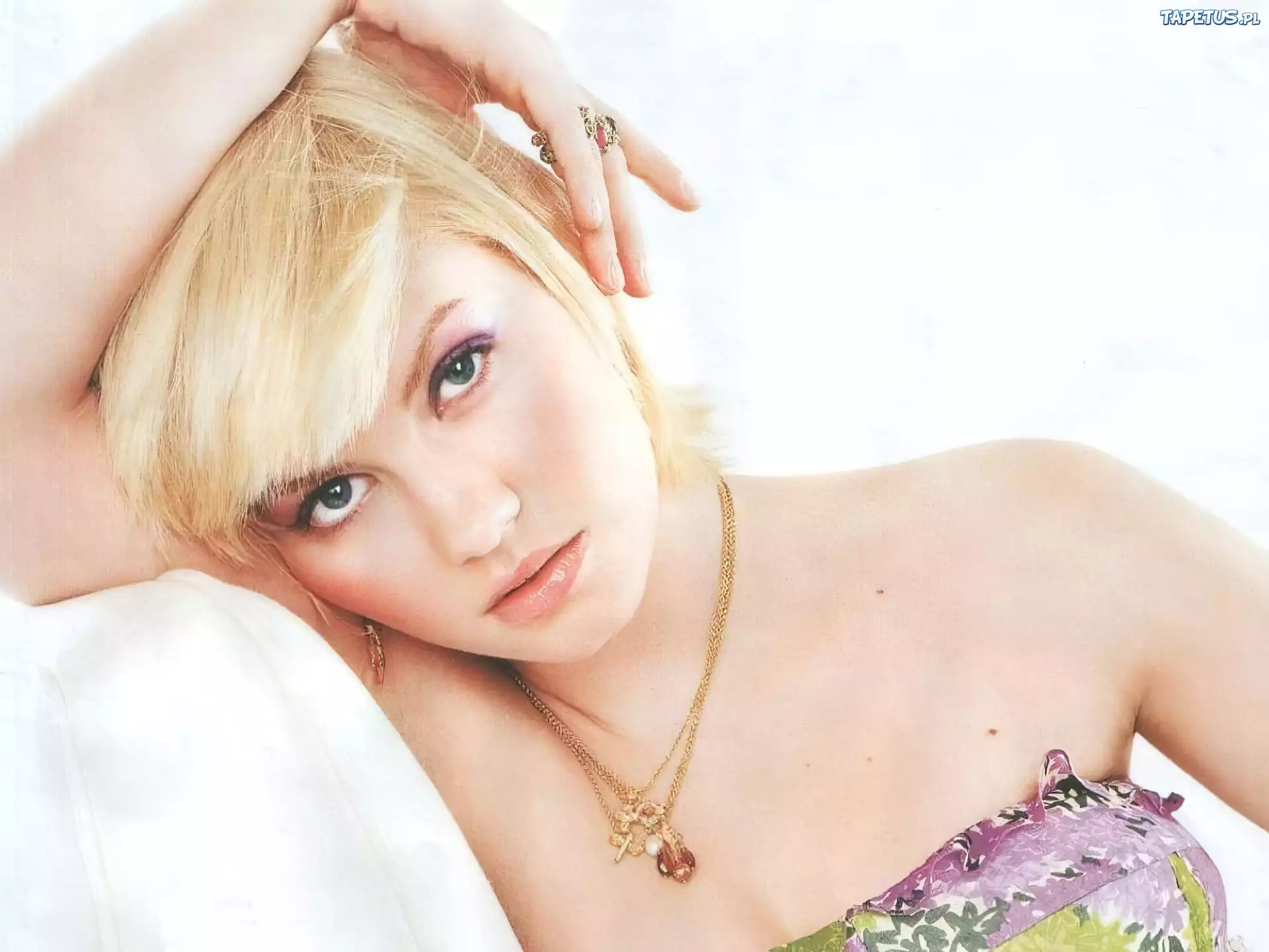 Elisha Cuthbert