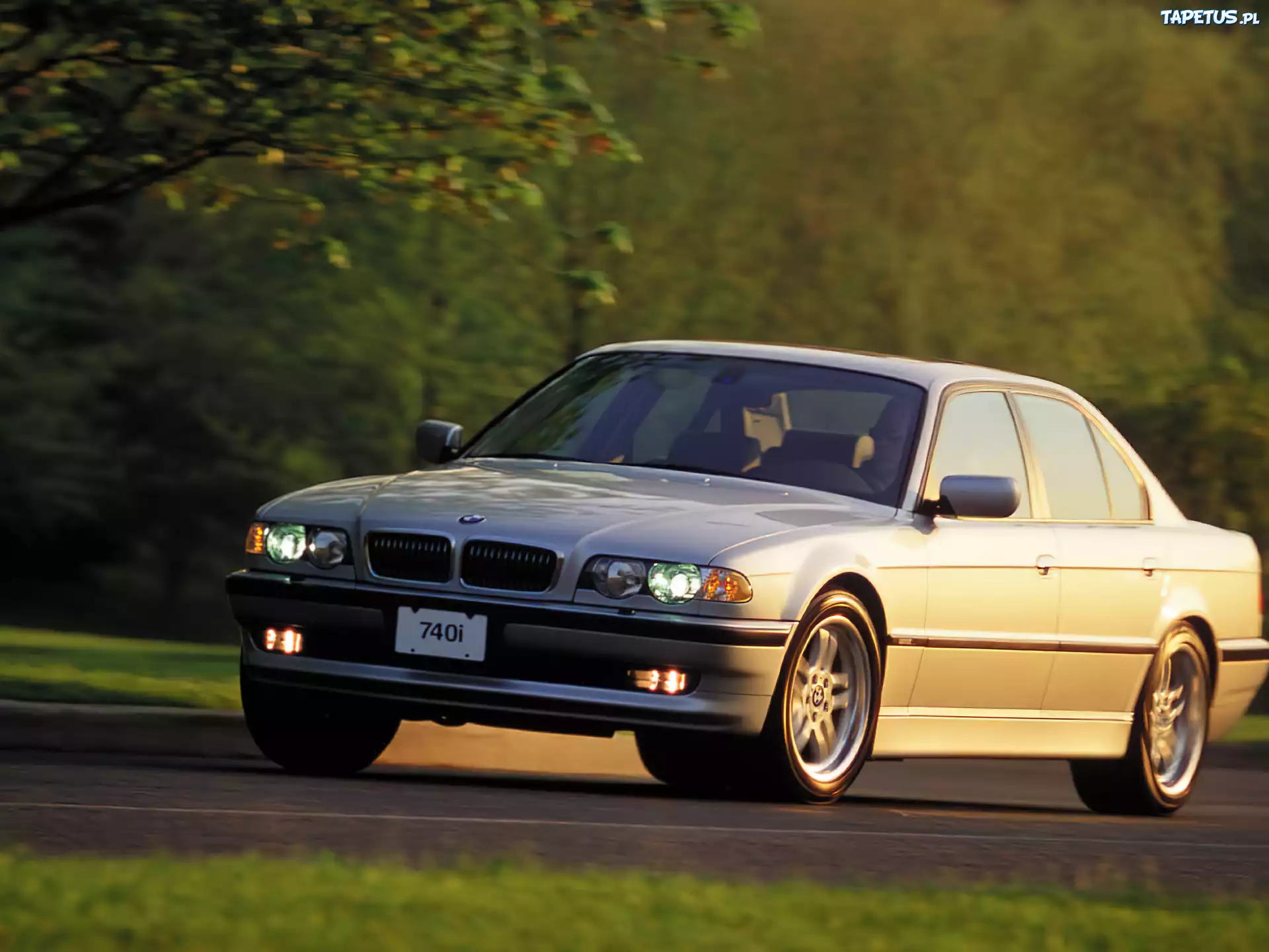 740i