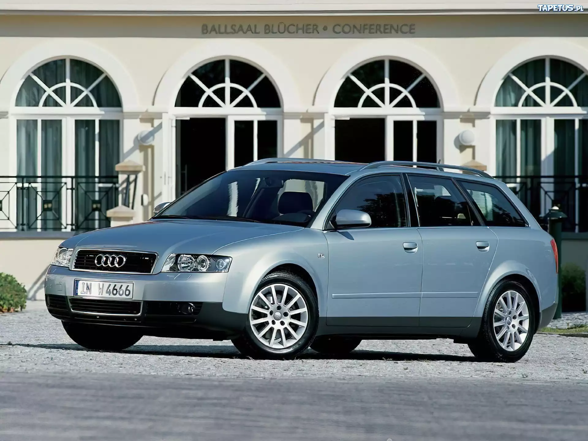 Audi A4, Avant, Srebrne