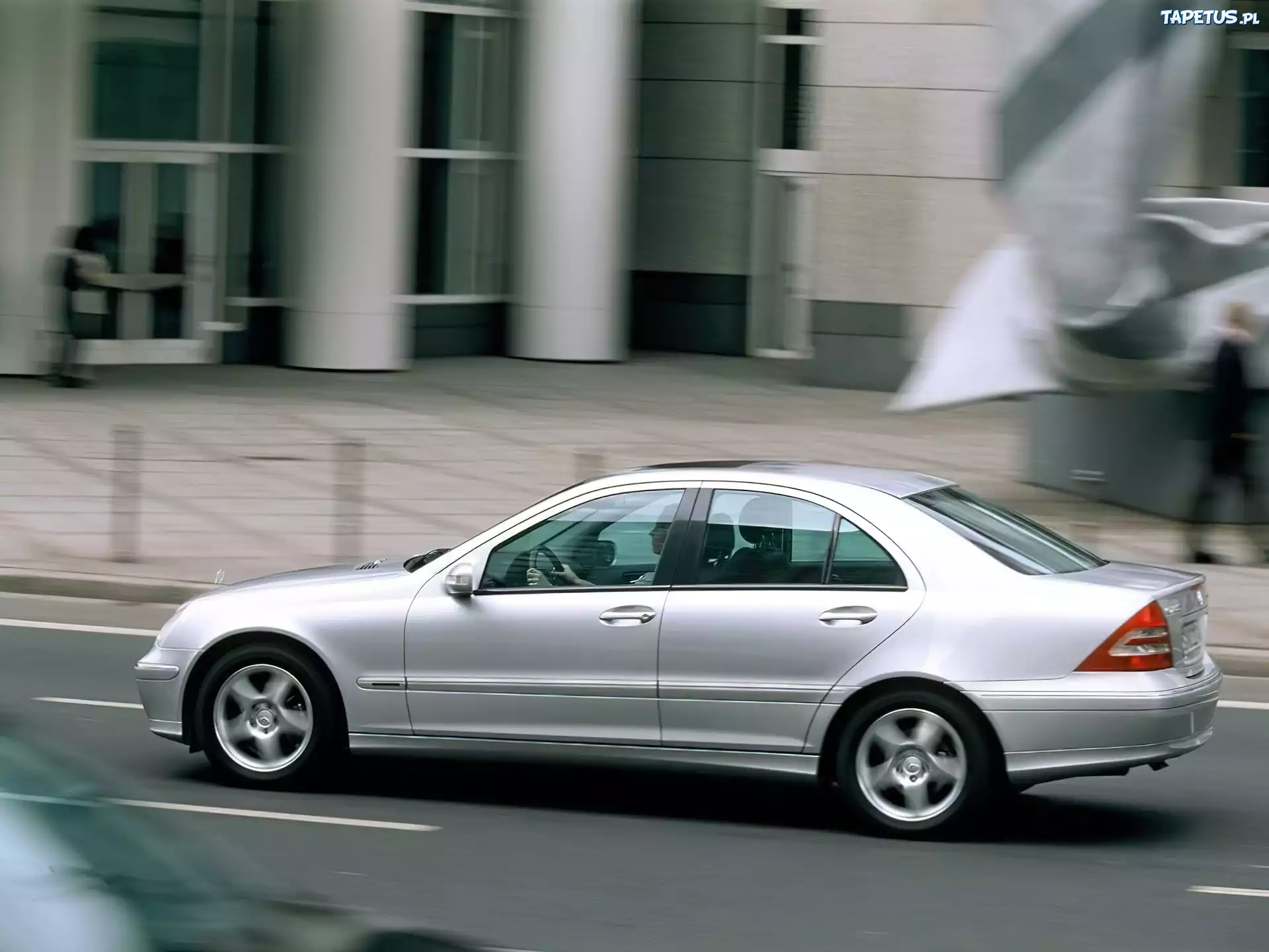 Srebrny, Mercedes, C320