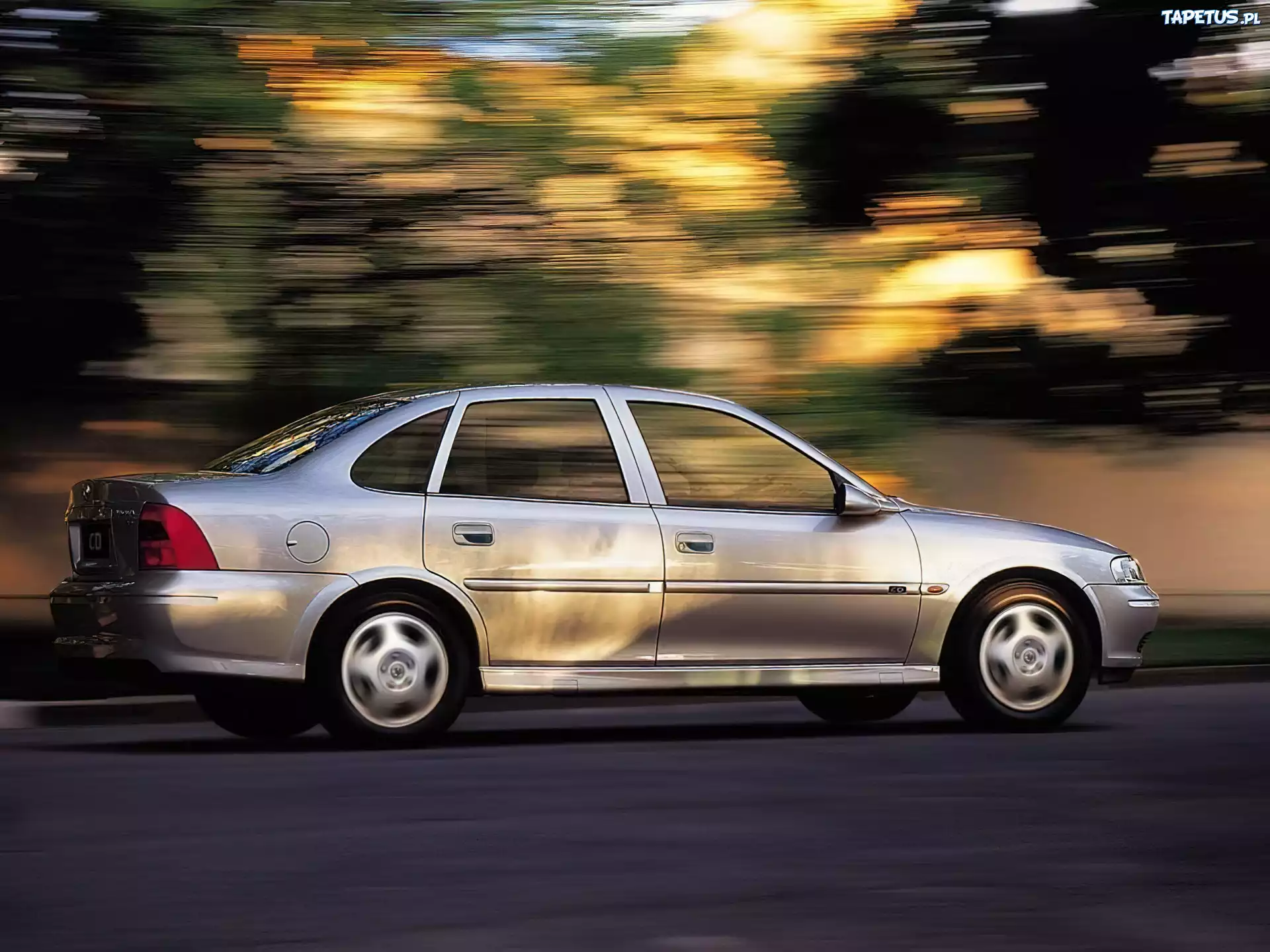 Srebrna, Opel Vectra