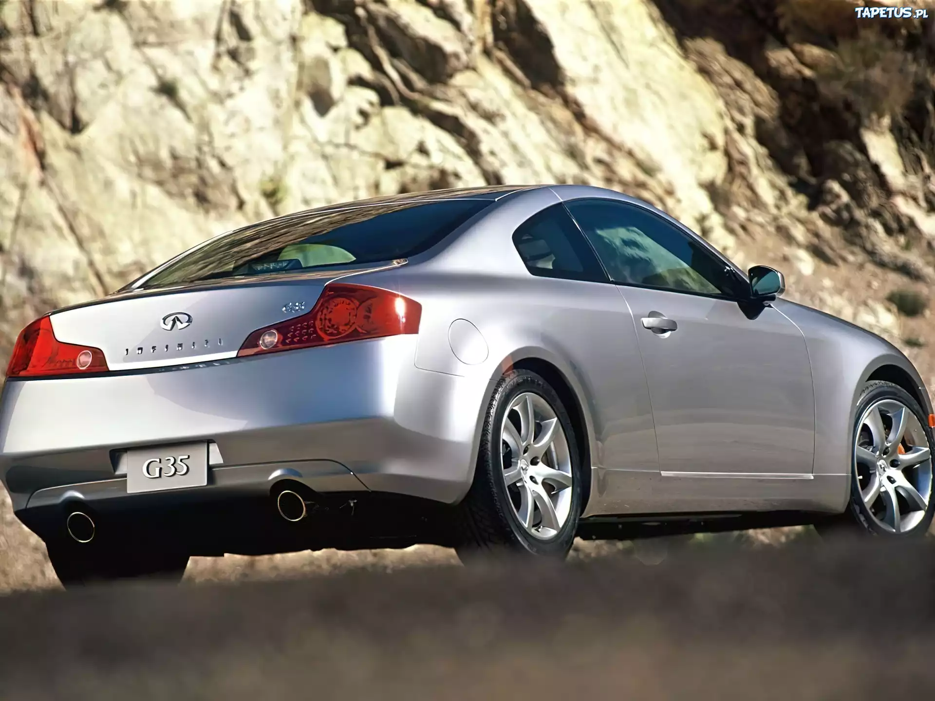Infiniti G35, Tył