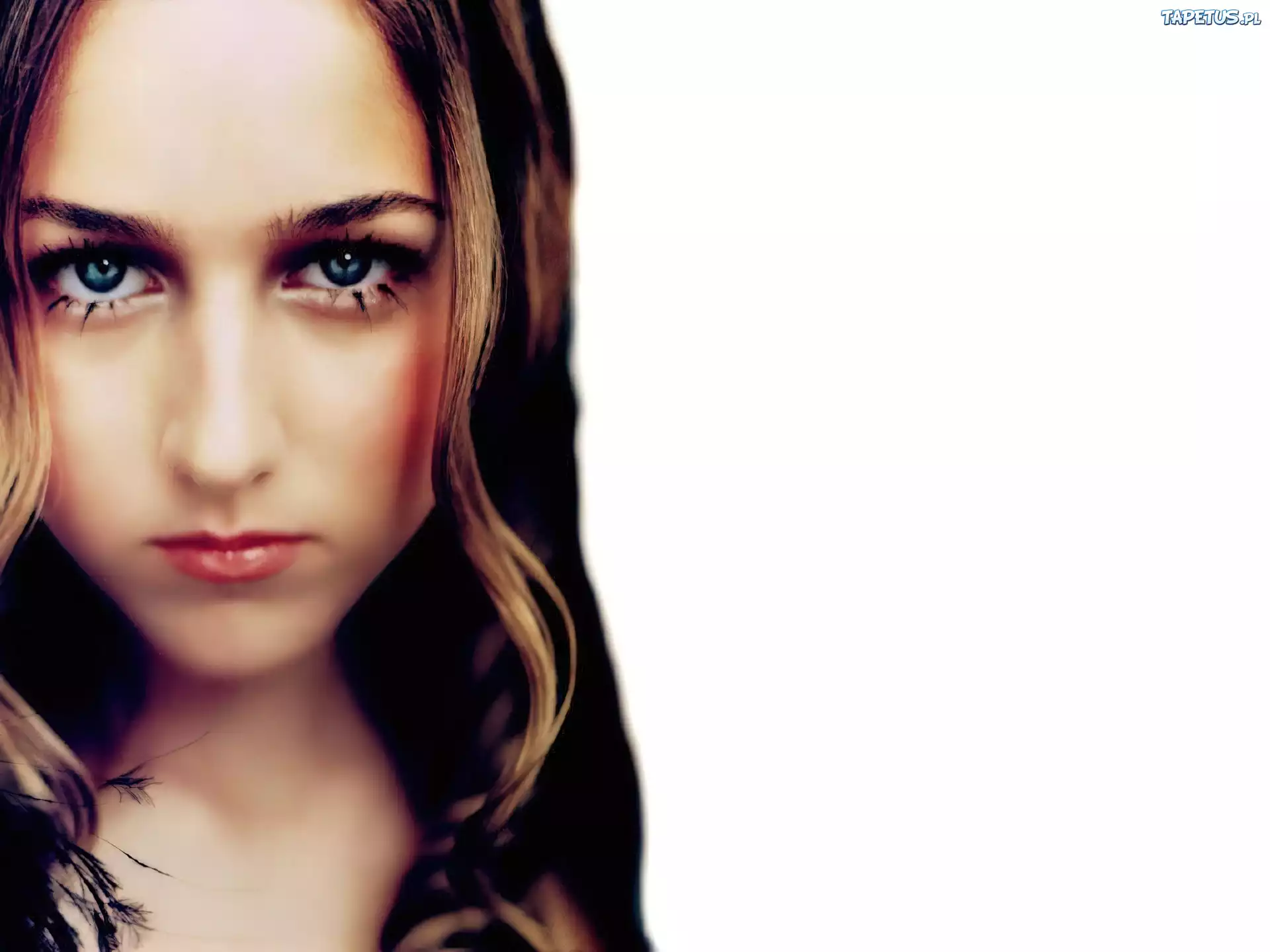 Leelee Sobieski, Twarz