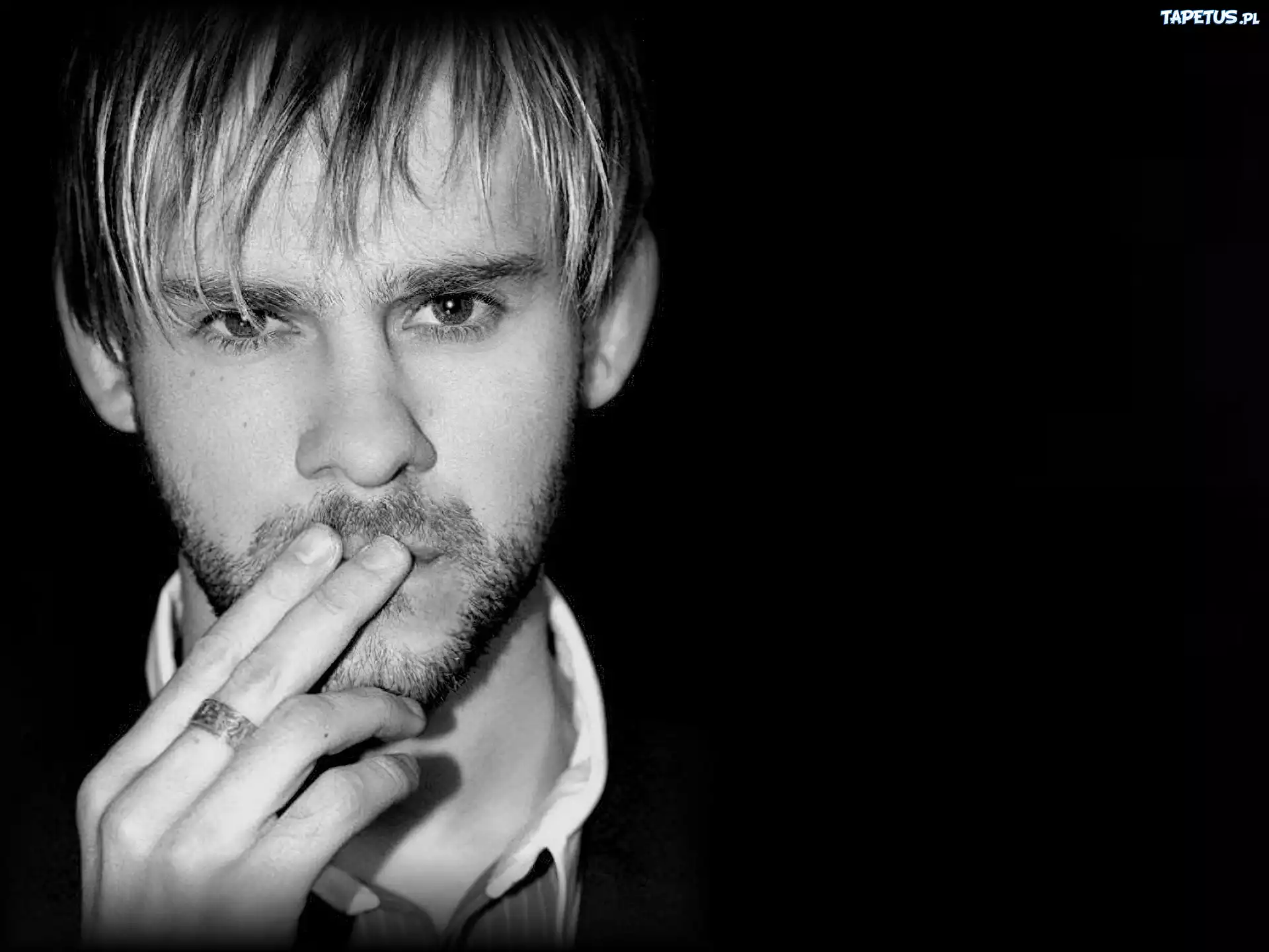 Dominic Monaghan,jasne włosy, broda