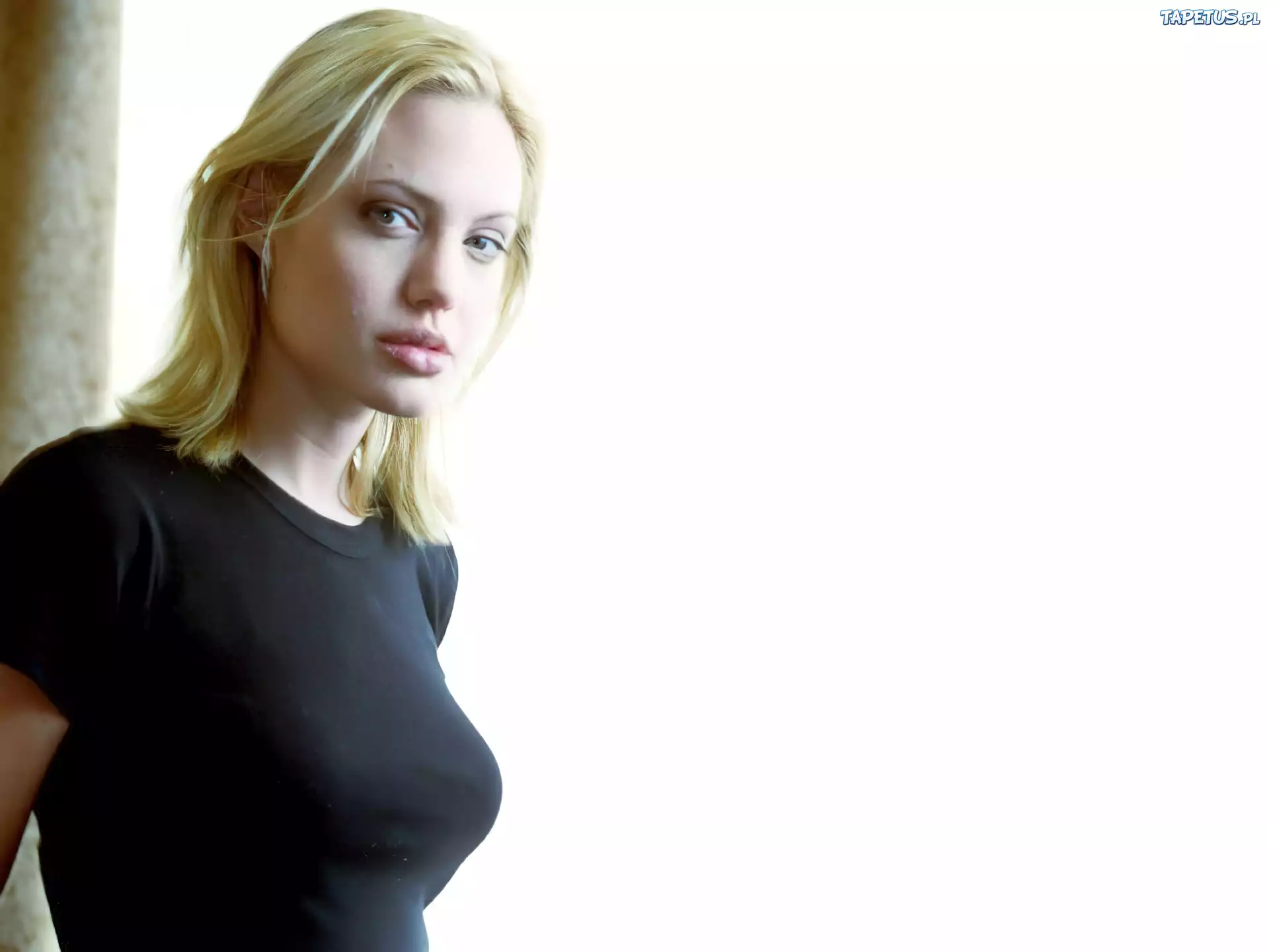 Angelina Jolie, blond włosy