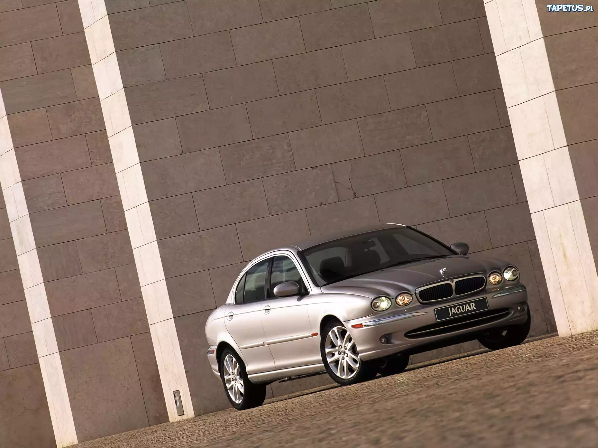 Srebrny, Jaguar X-Type