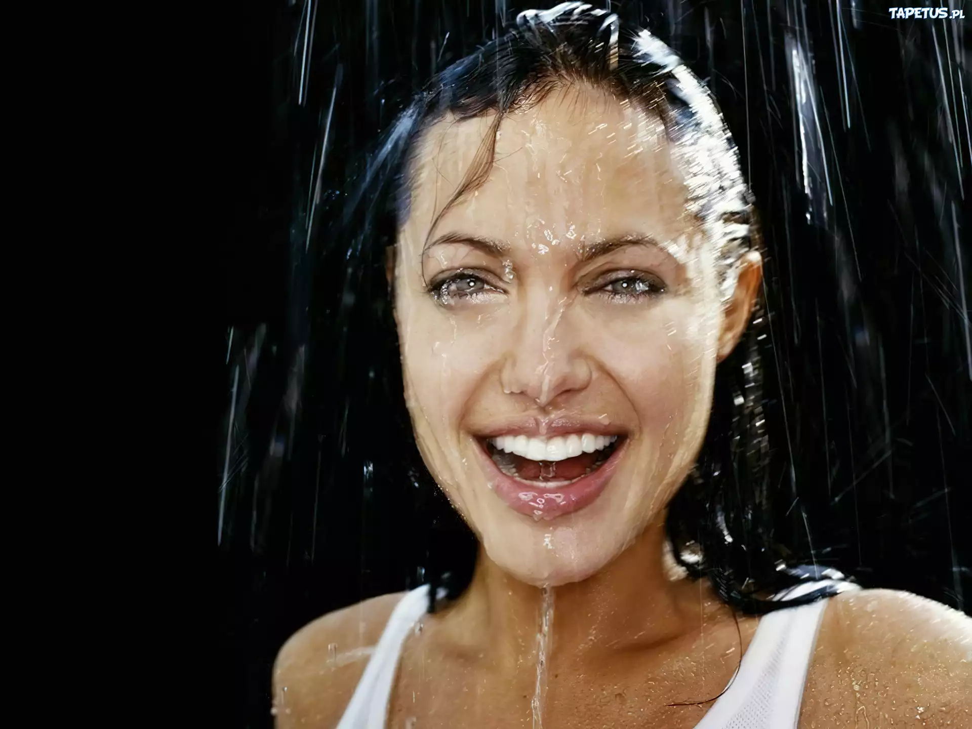 Angelina Jolie, mokre włosy