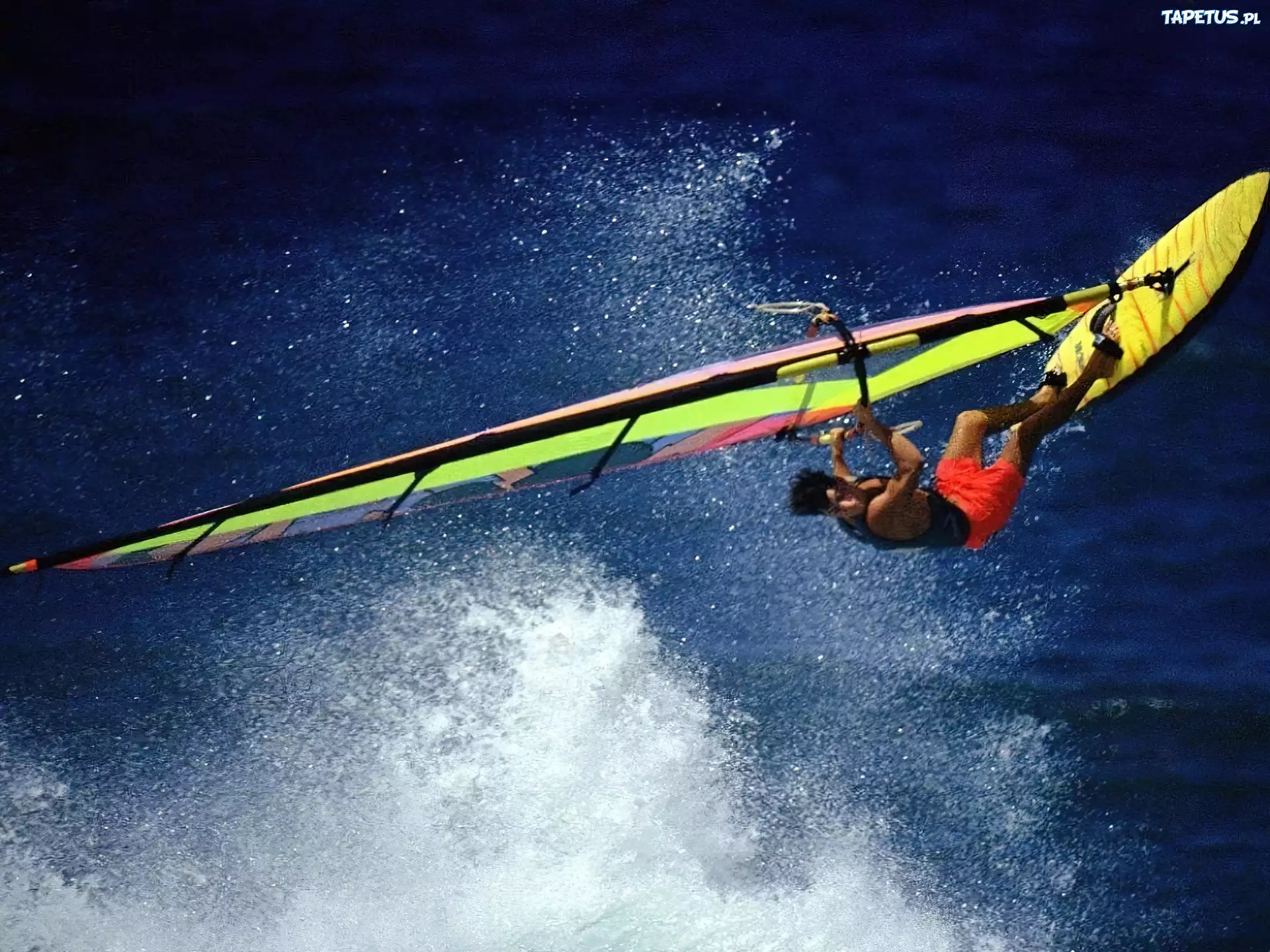 Windsurfing,żółta deska